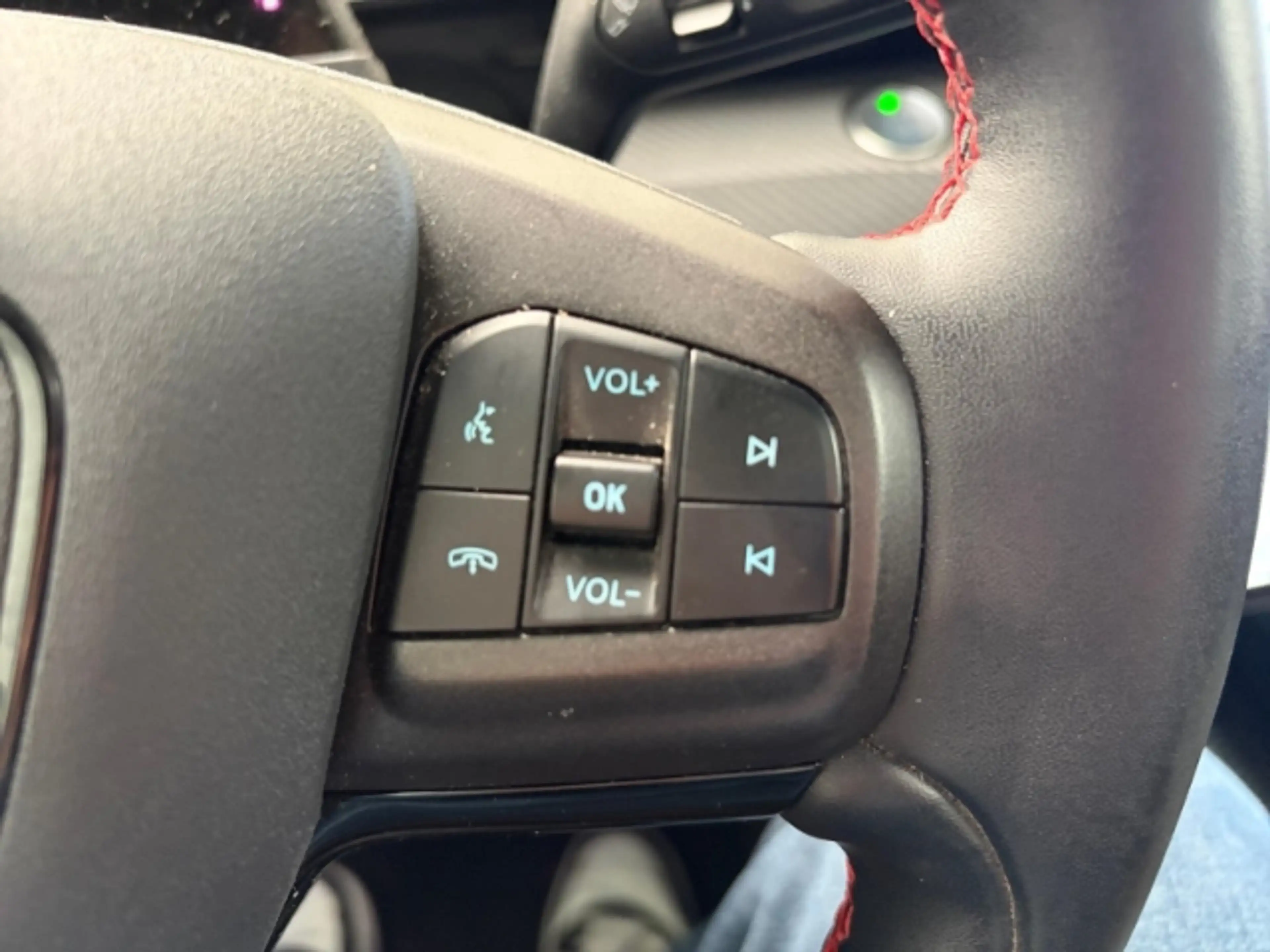 Ford Mustang Mach-E Premium Extended Range+Kamera+Navi+Abstandswarner — photo 20