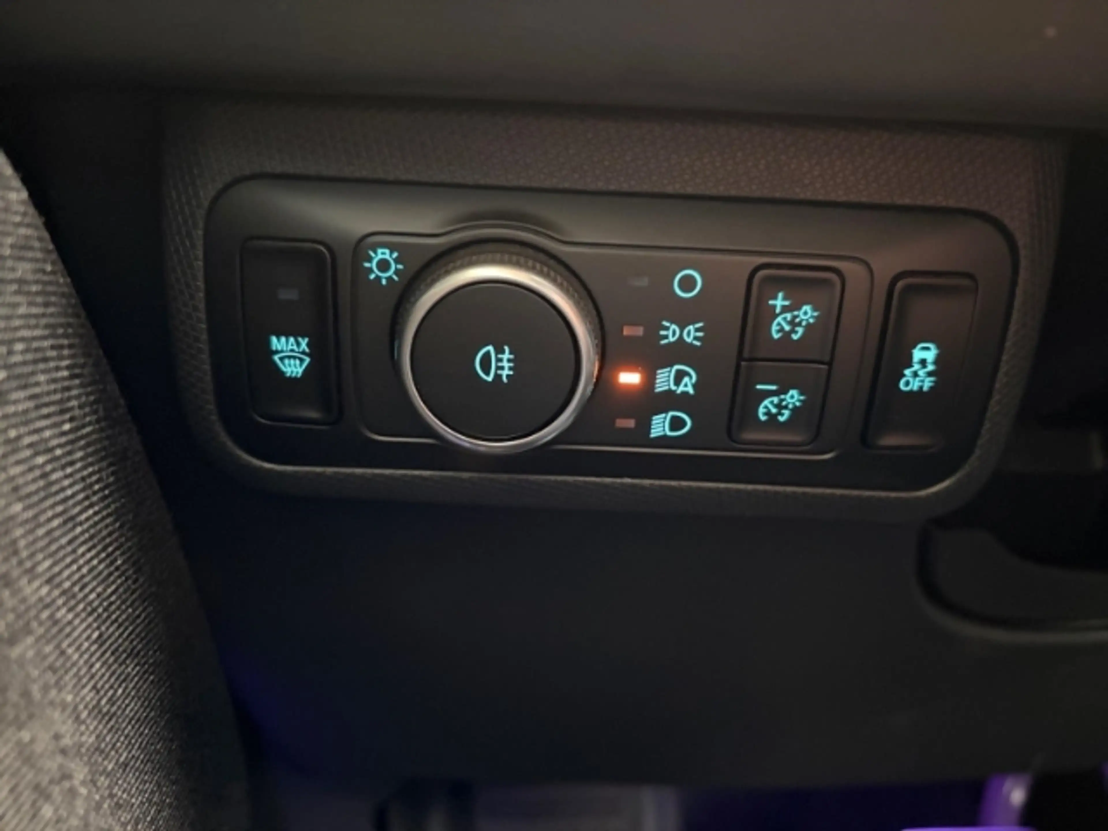 Ford Mustang Mach-E Premium Extended Range+Kamera+Navi+Abstandswarner — photo 21
