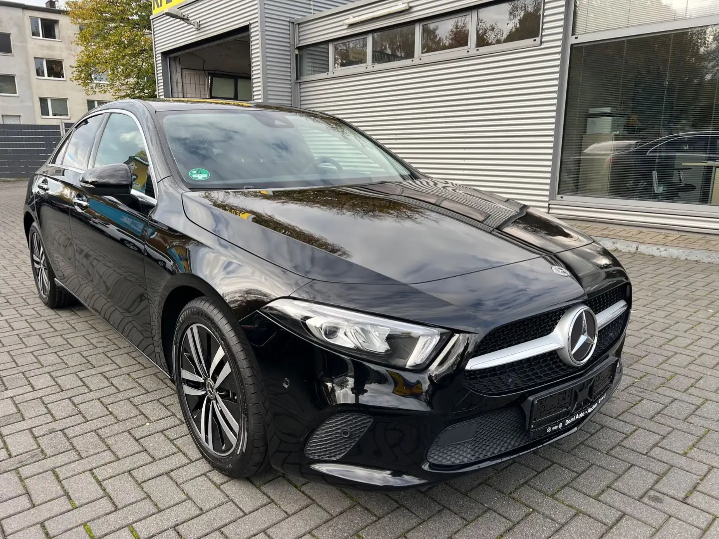 Mercedes-Benz A 200 A -Klasse Lim. A 200 d Schwarz - 1