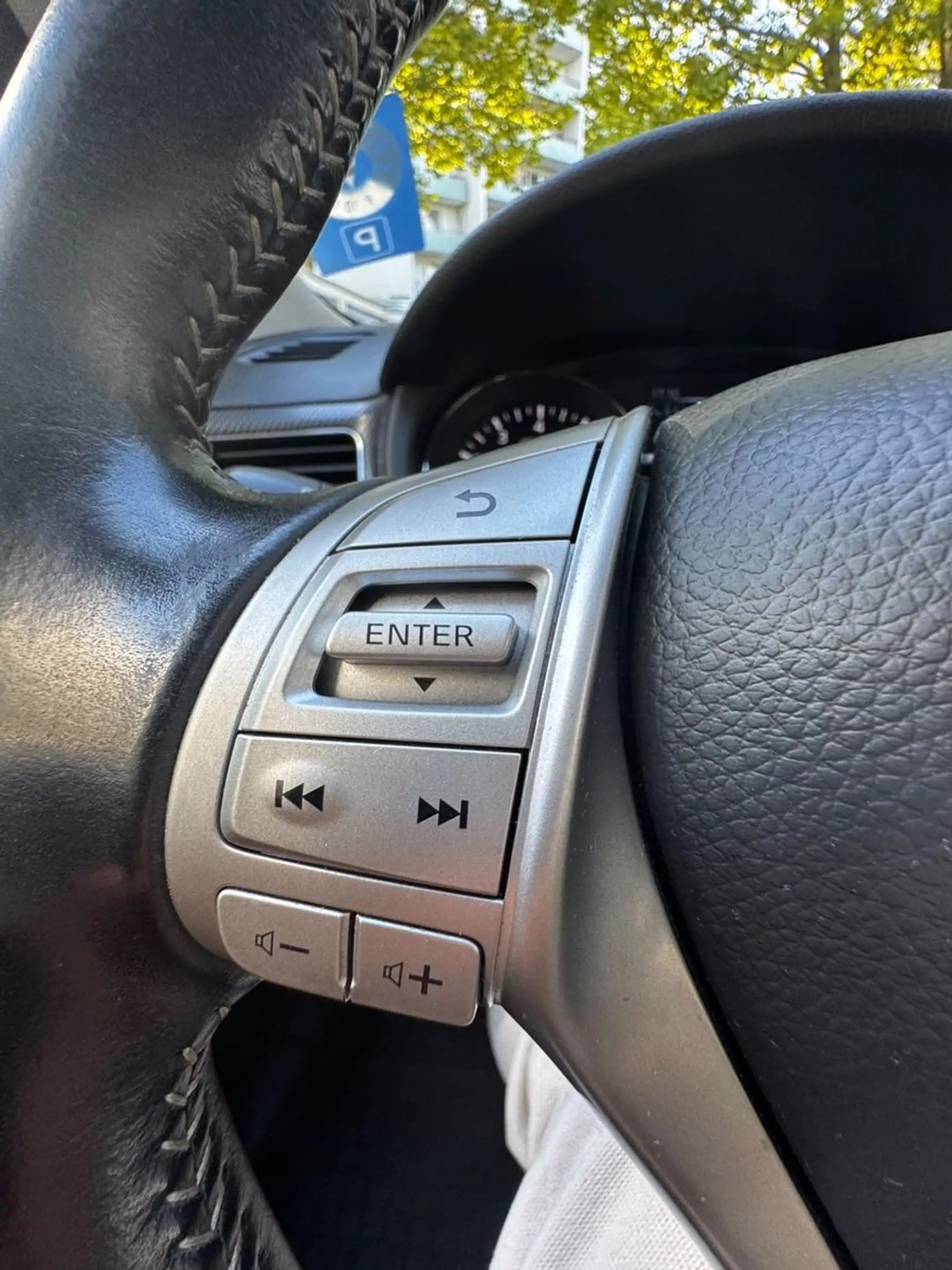 Nissan Pulsar Tekna 1.6 Navi/SH/FA/PDC/EURO6 — photo 9