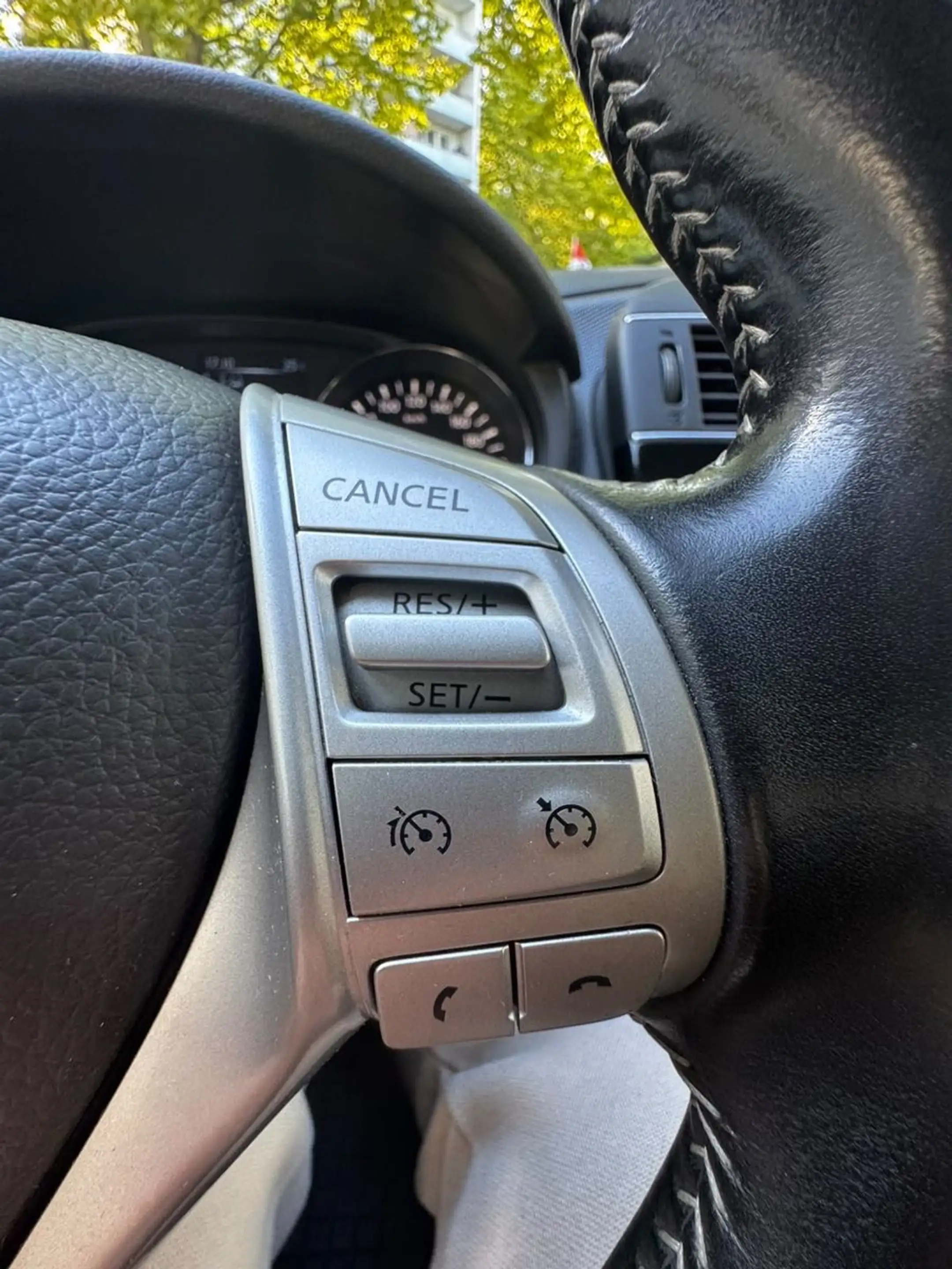 Nissan Pulsar Tekna 1.6 Navi/SH/FA/PDC/EURO6 — photo 10