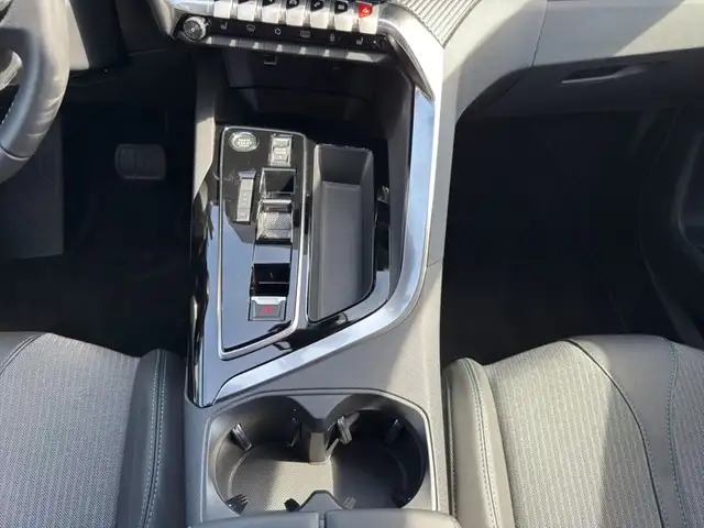 Peugeot 3008 view 11