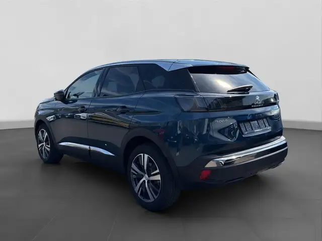 Peugeot 3008 view 3