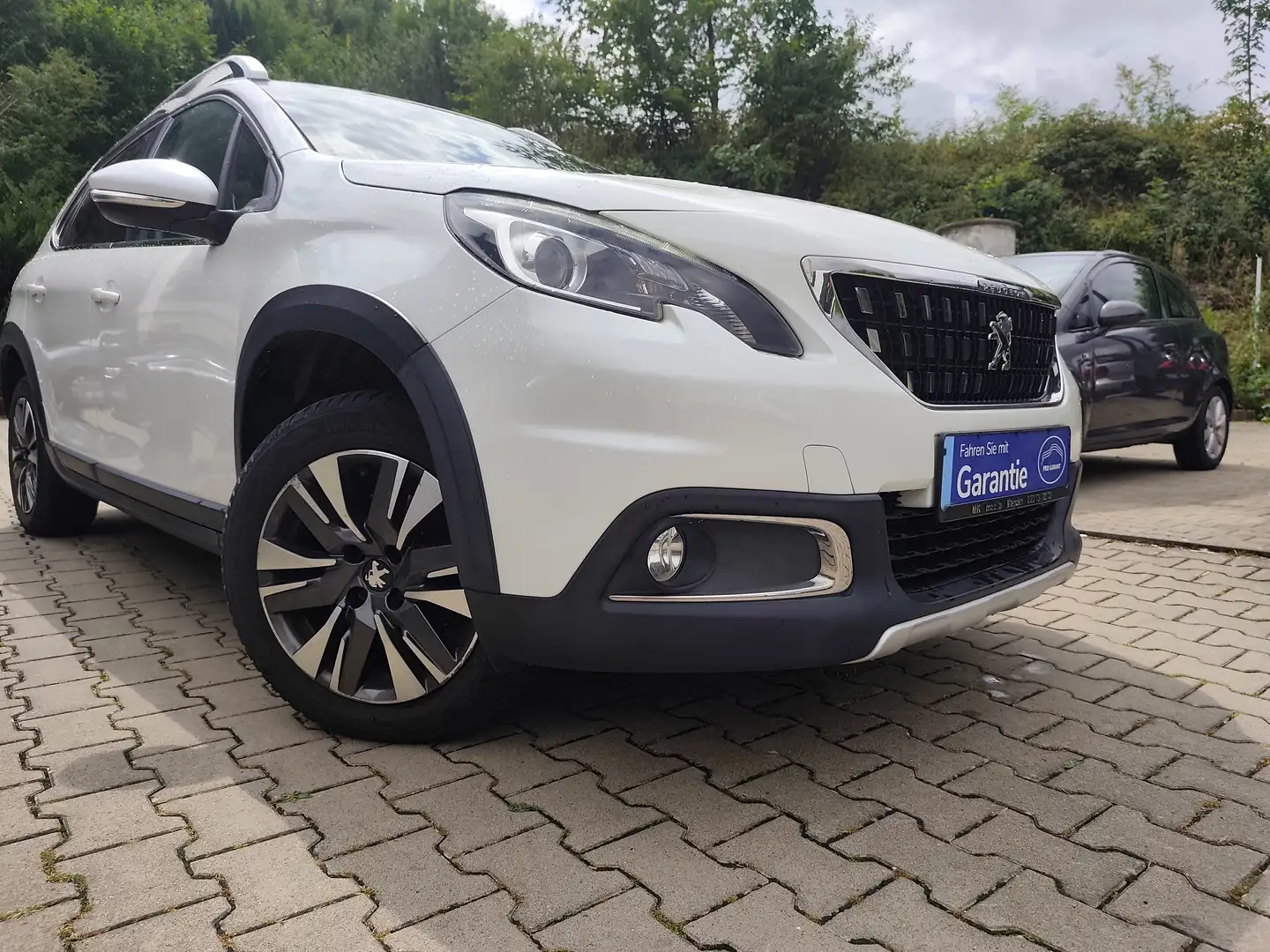 Peugeot 2008 1.6HDI Allure/wenig KM/Navi/Kamera/Sitzhzg/Scheckh Blanc - 1
