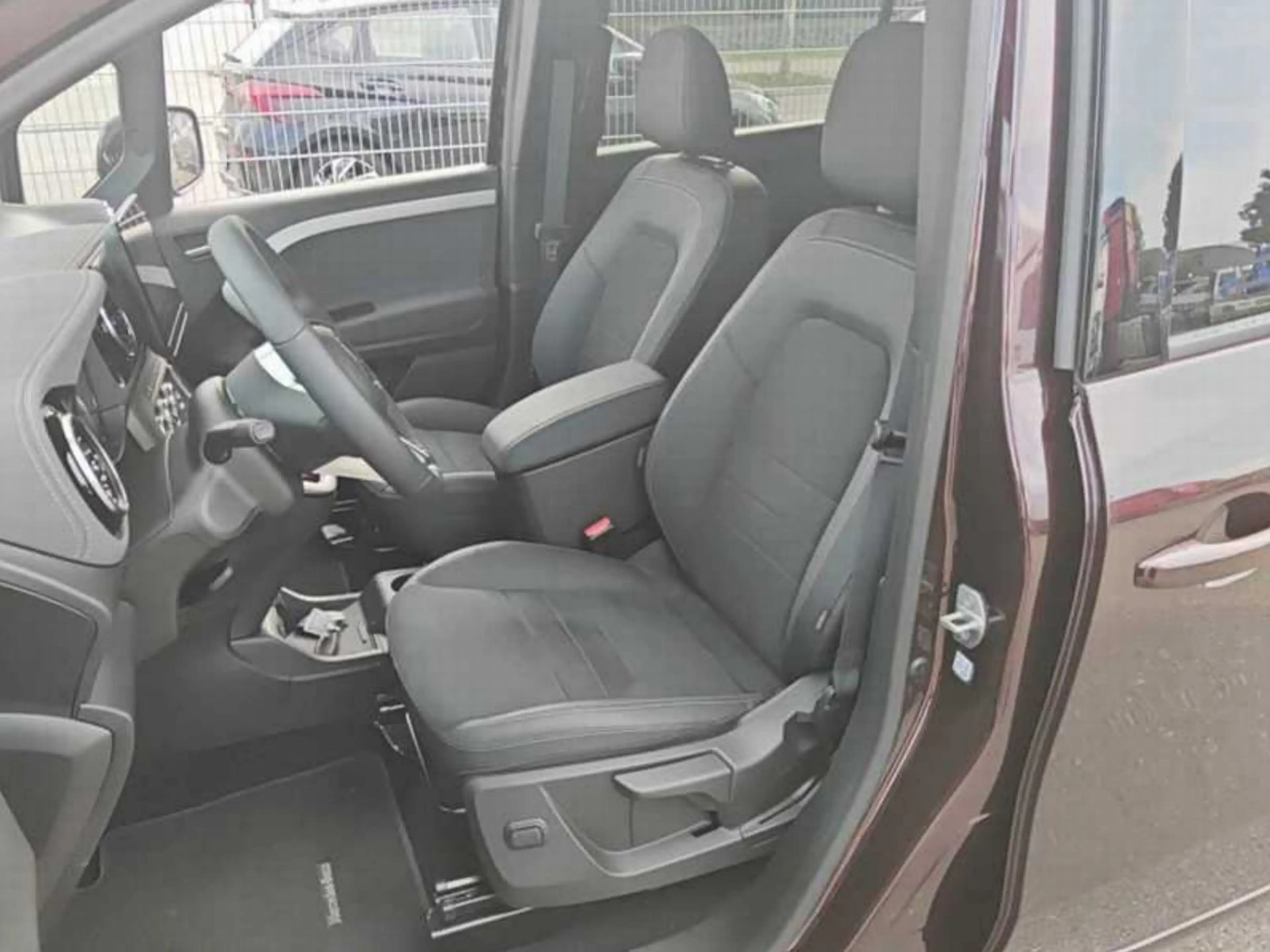Mercedes-Benz T-Class T 180 L Progrs EDISTION 7-Sitze AHK KeyGo Kamera — photo 8