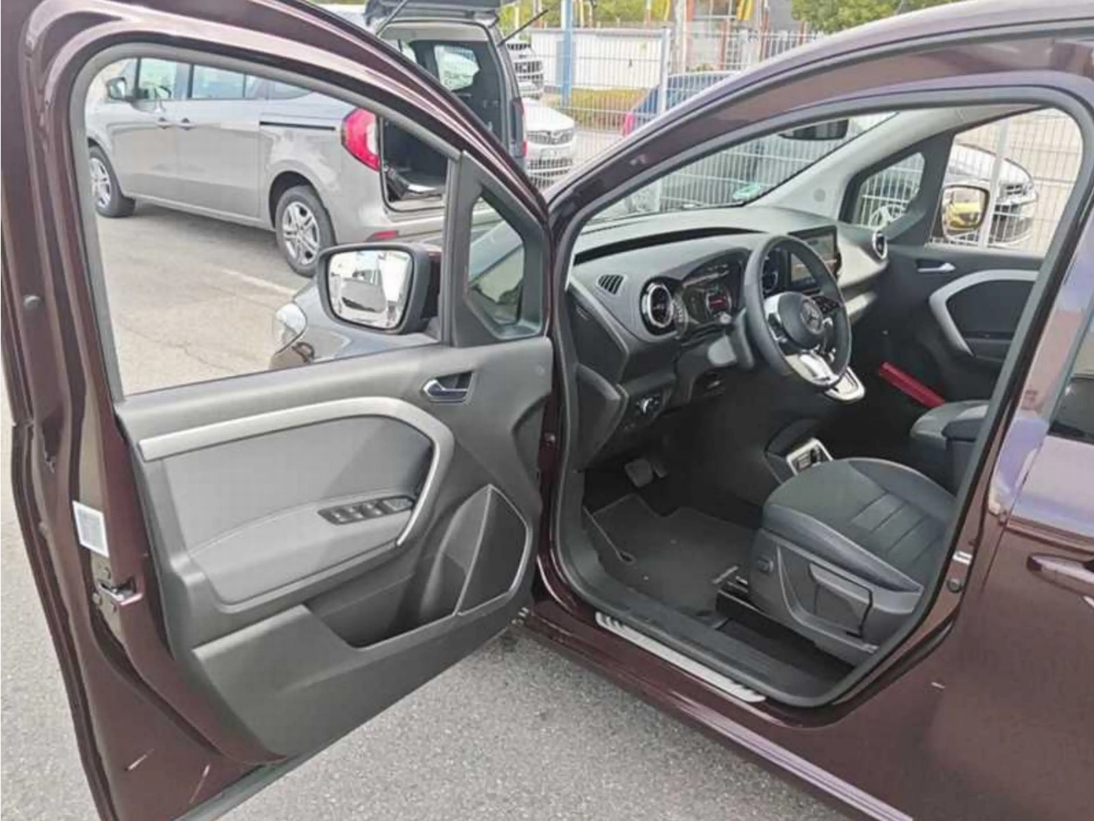 Mercedes-Benz T-Class T 180 L Progrs EDISTION 7-Sitze AHK KeyGo Kamera — photo 9