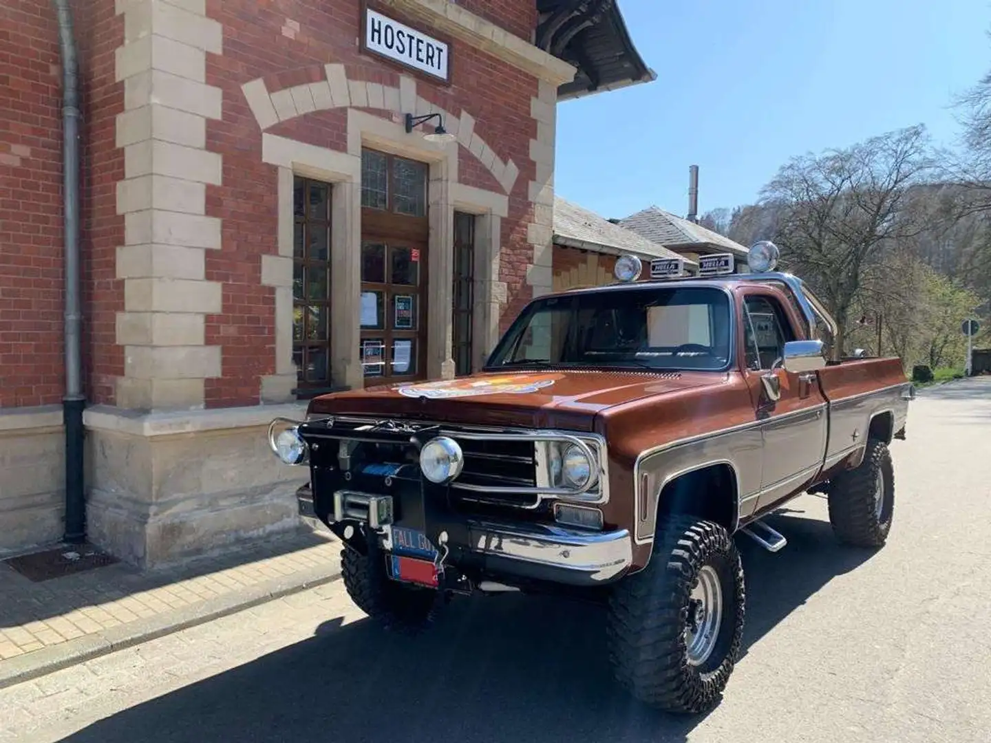 Chevrolet Silverado \Fall Guy\ replica Brun - 1