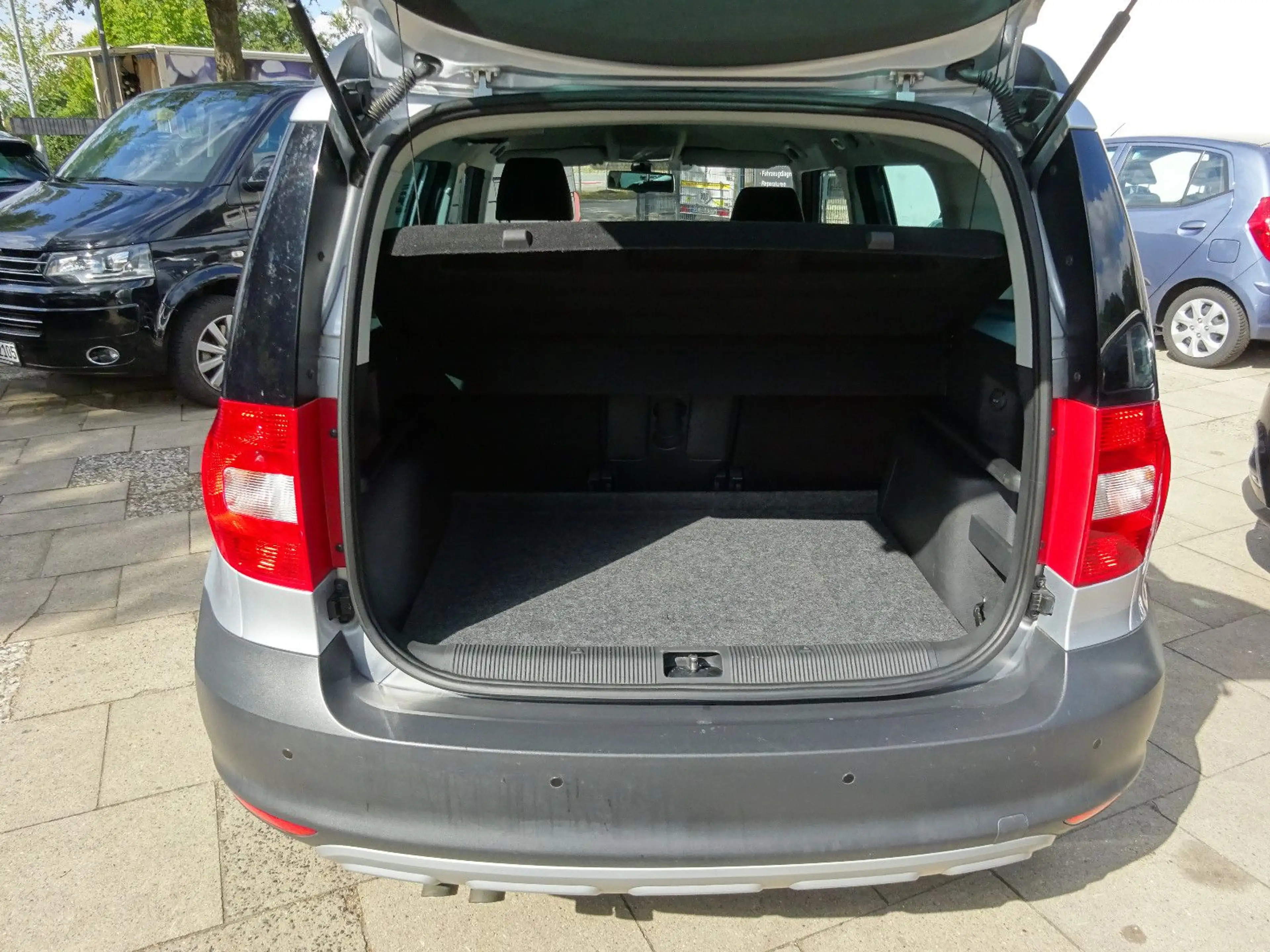 Skoda Yeti Ambition Plus Edition/1-Hand/SHZ/Klimaautom — photo 12