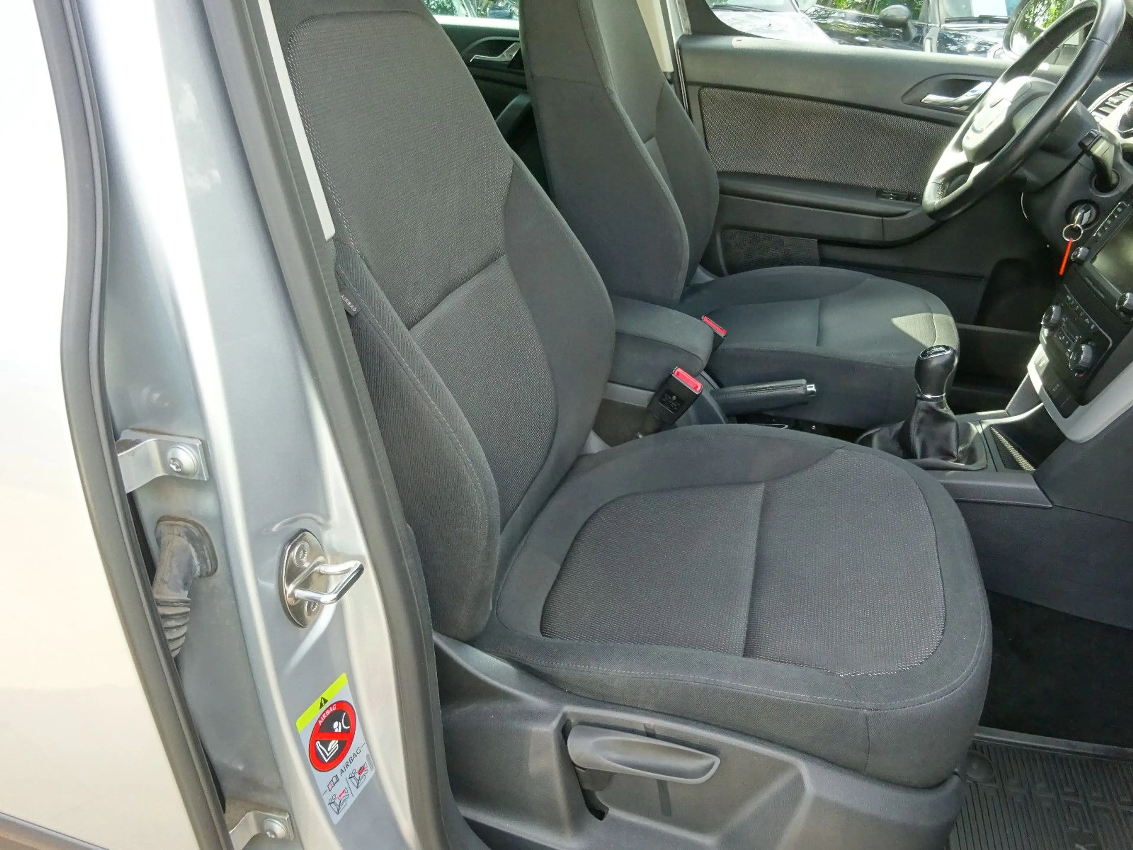 Skoda Yeti Ambition Plus Edition/1-Hand/SHZ/Klimaautom — photo 13