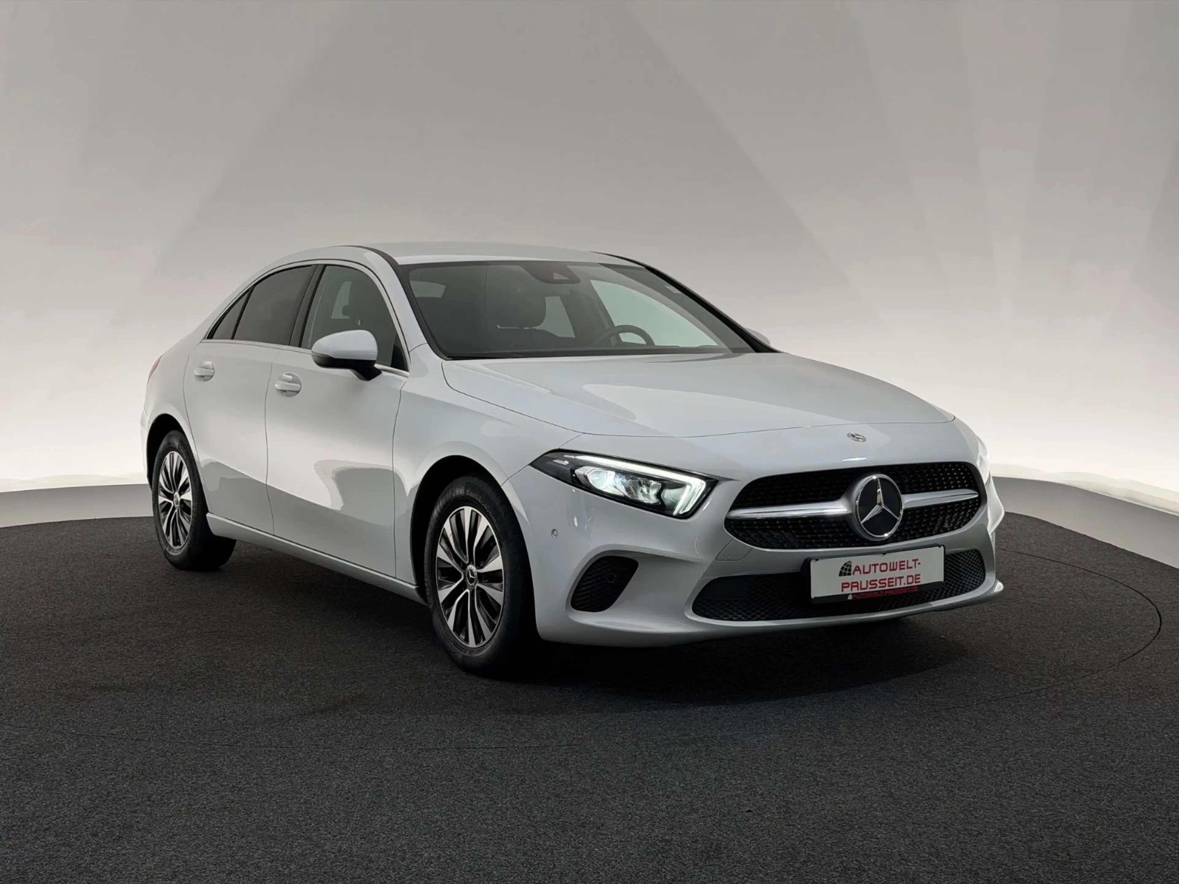 Mercedes-Benz A 200 Lim.*PROGRESSIVE*LED-R.KAM-APPLE-LHZ-TEMPO