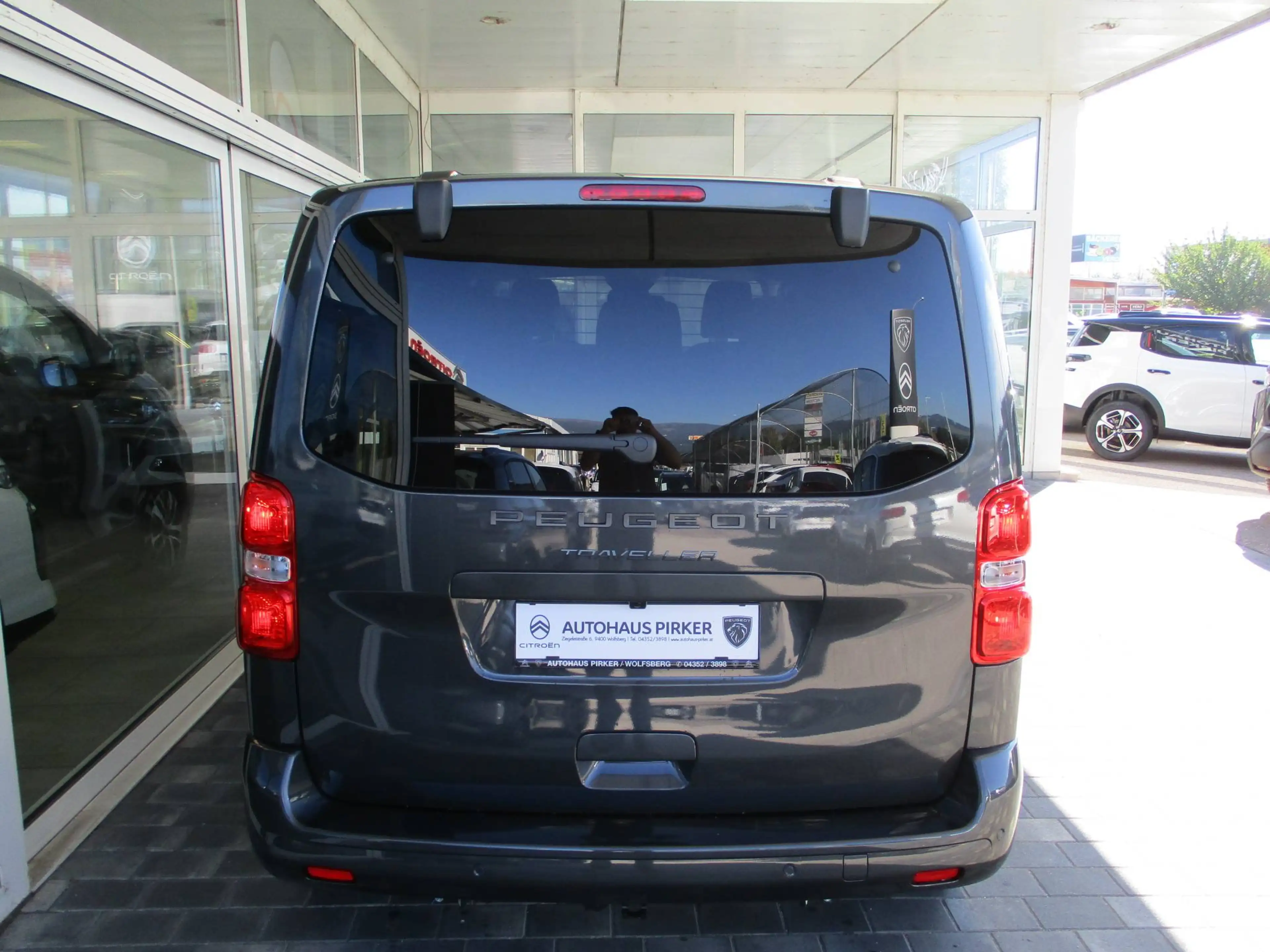 Peugeot Traveller Premium L2 BHDi 180 EAT8 — photo 9