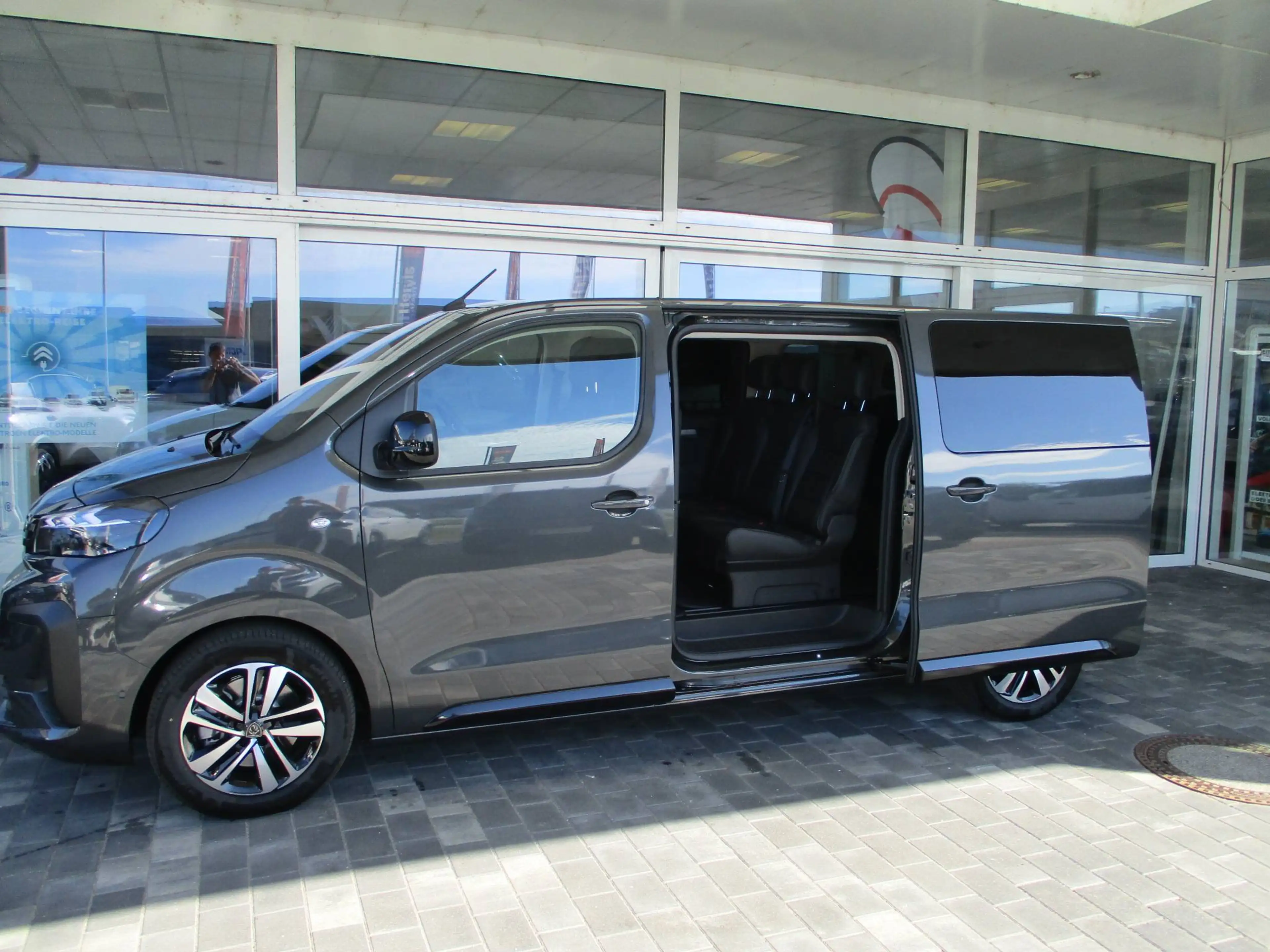 Peugeot Traveller Premium L2 BHDi 180 EAT8 — photo 6
