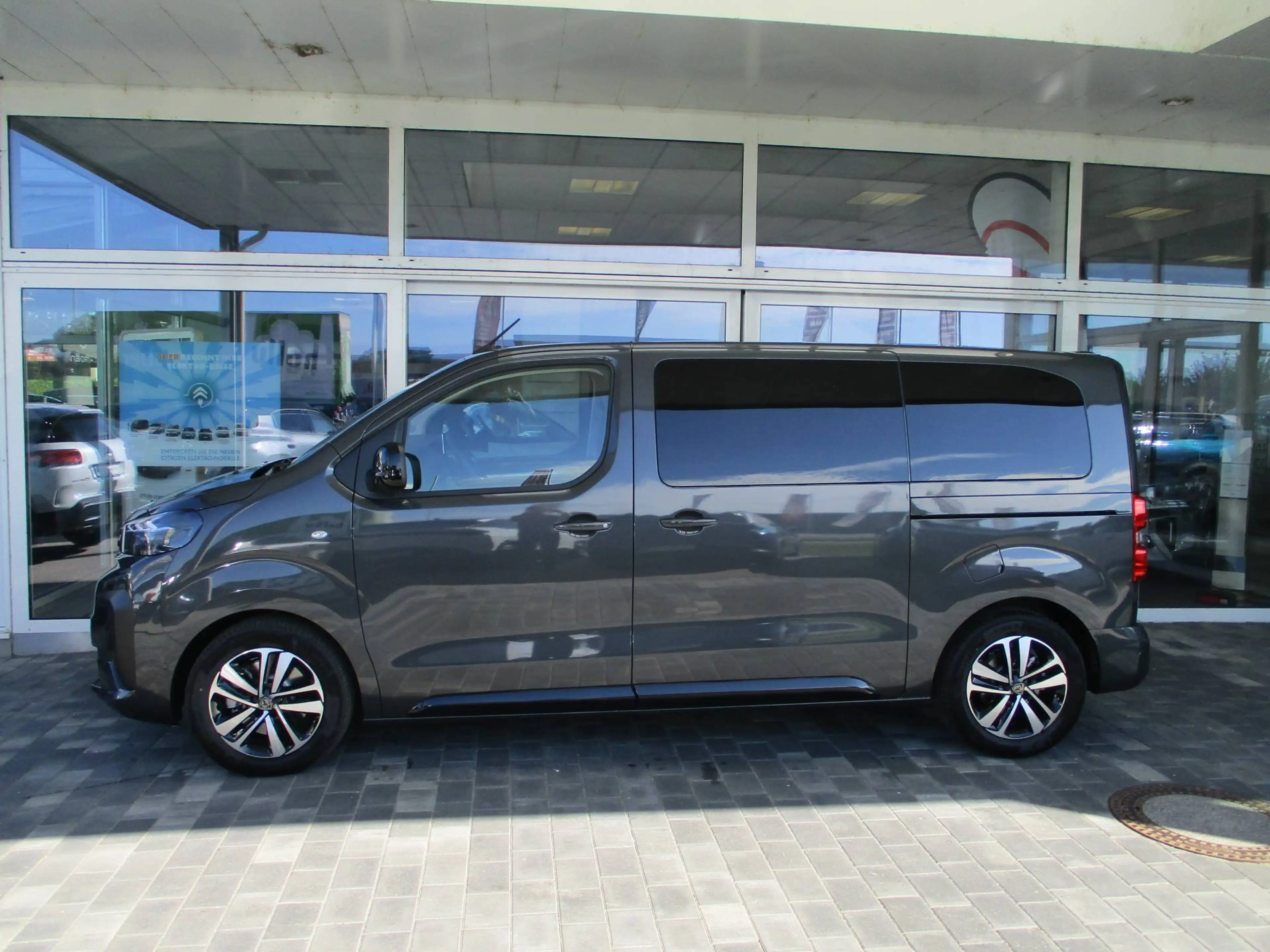 Peugeot Traveller Premium L2 BHDi 180 EAT8 — photo 4