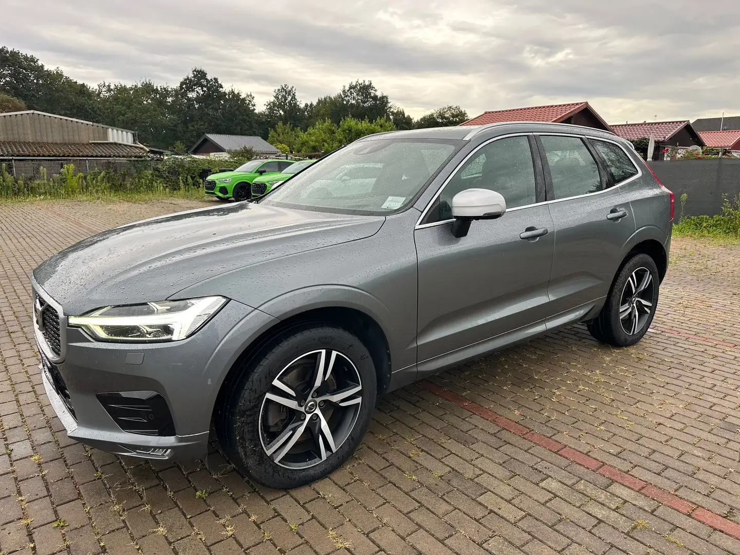 Volvo XC60 R Design AWD/HEAD UP/KAM360/BUSSINES PAK Grau - 1