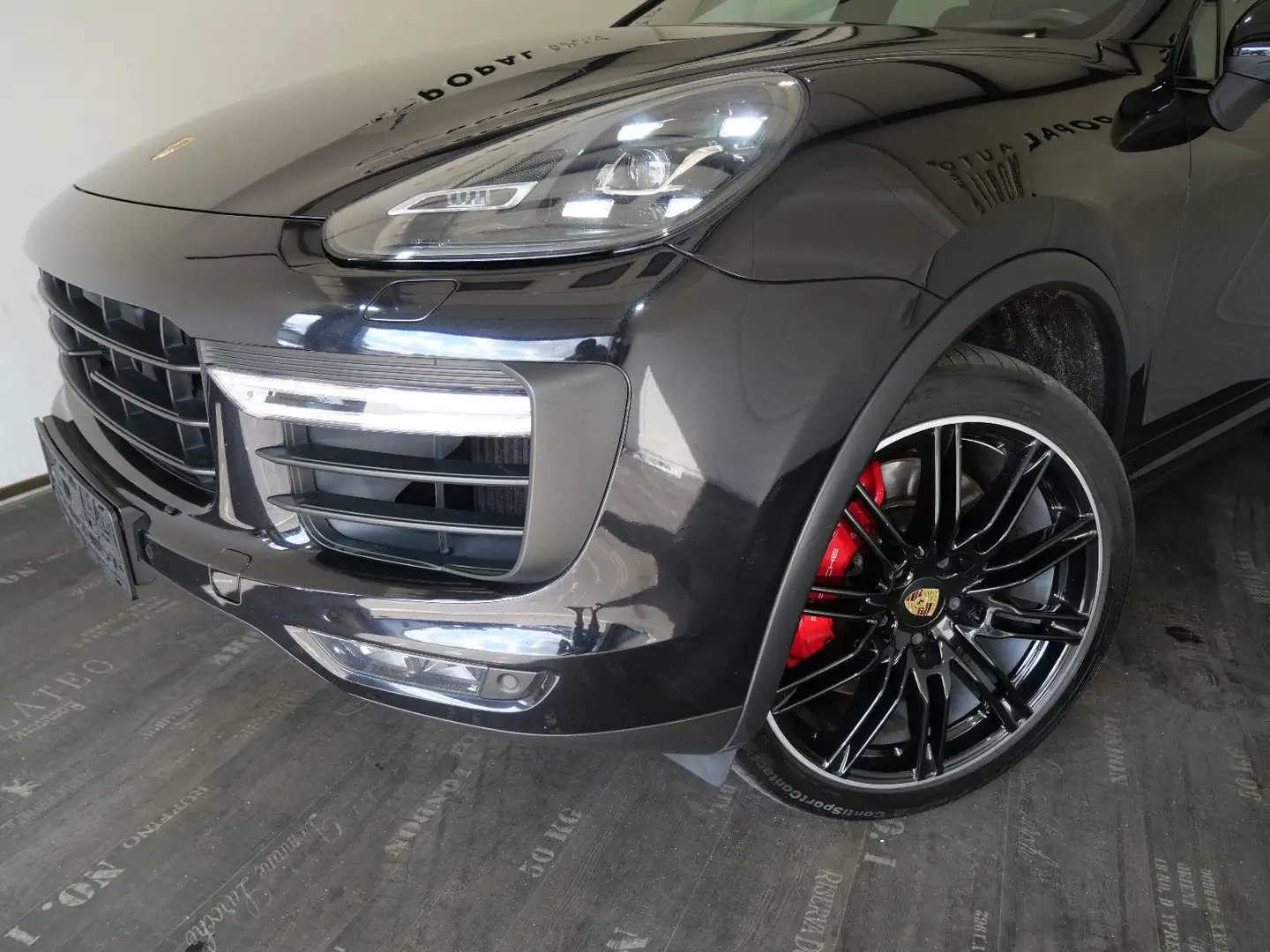 Porsche Cayenne Turbo Aut. SWA Assist. - KeylessGo Schwarz - 2