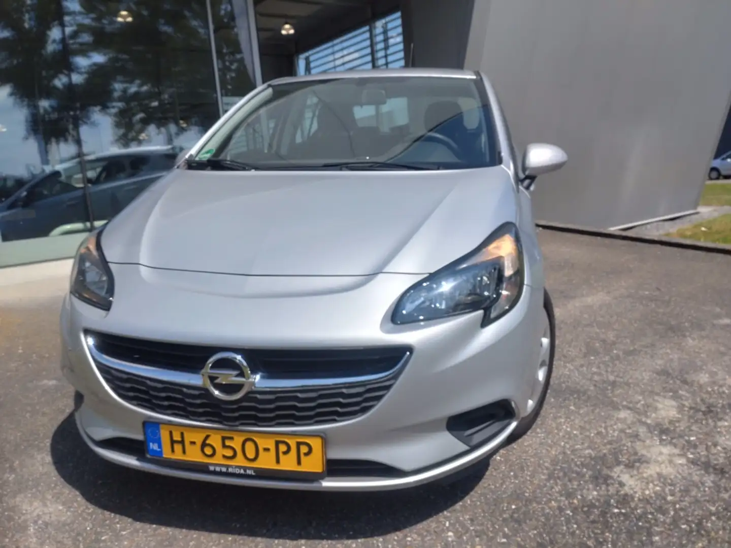 Opel Corsa 1.2 5 deurs Grau - 2