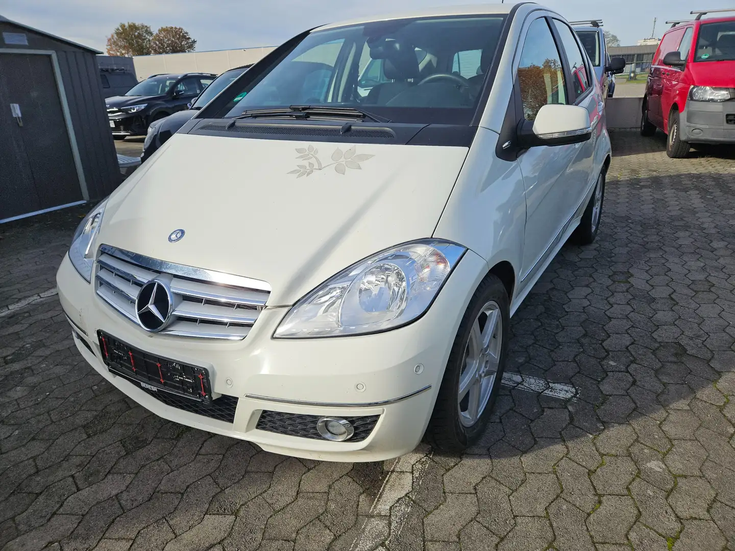 Mercedes-Benz A 170 A-Klasse  5-Türer Avantgarde Weiß - 1
