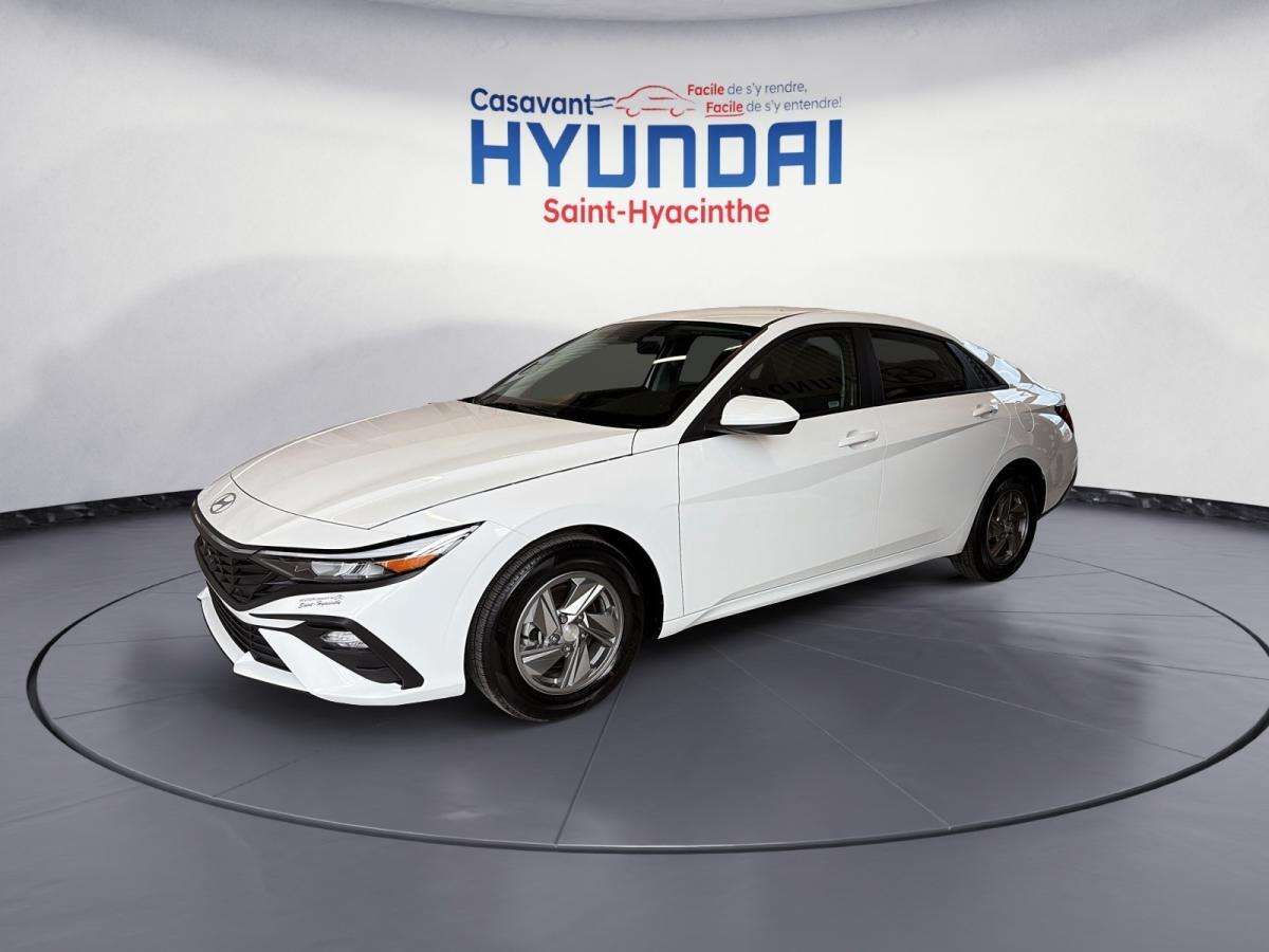 2025 Hyundai Elantra Essential IVT