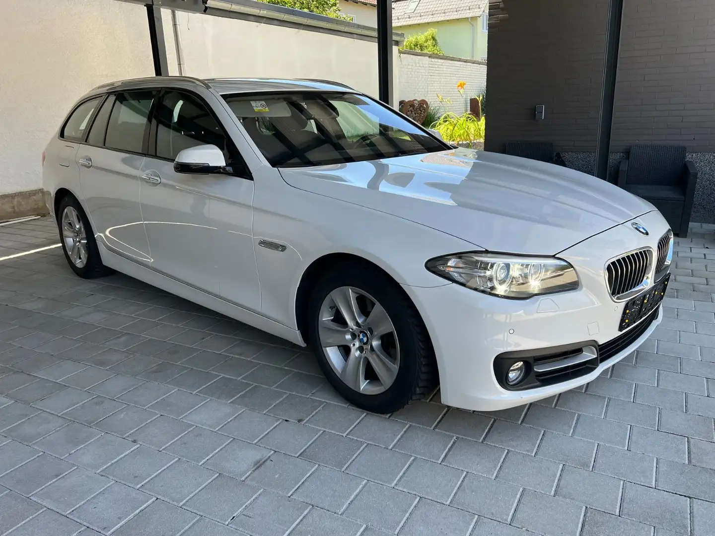 BMW 525 d Touring Edition Sport Bi-Xenon Navi SHZ Blanc - 2