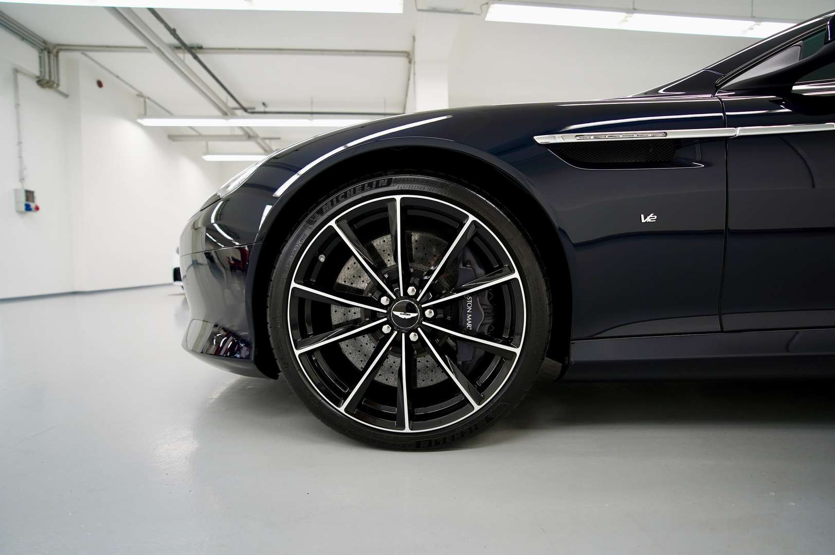 Aston Martin DB9 Volante GT - - Joinsteer - #3
