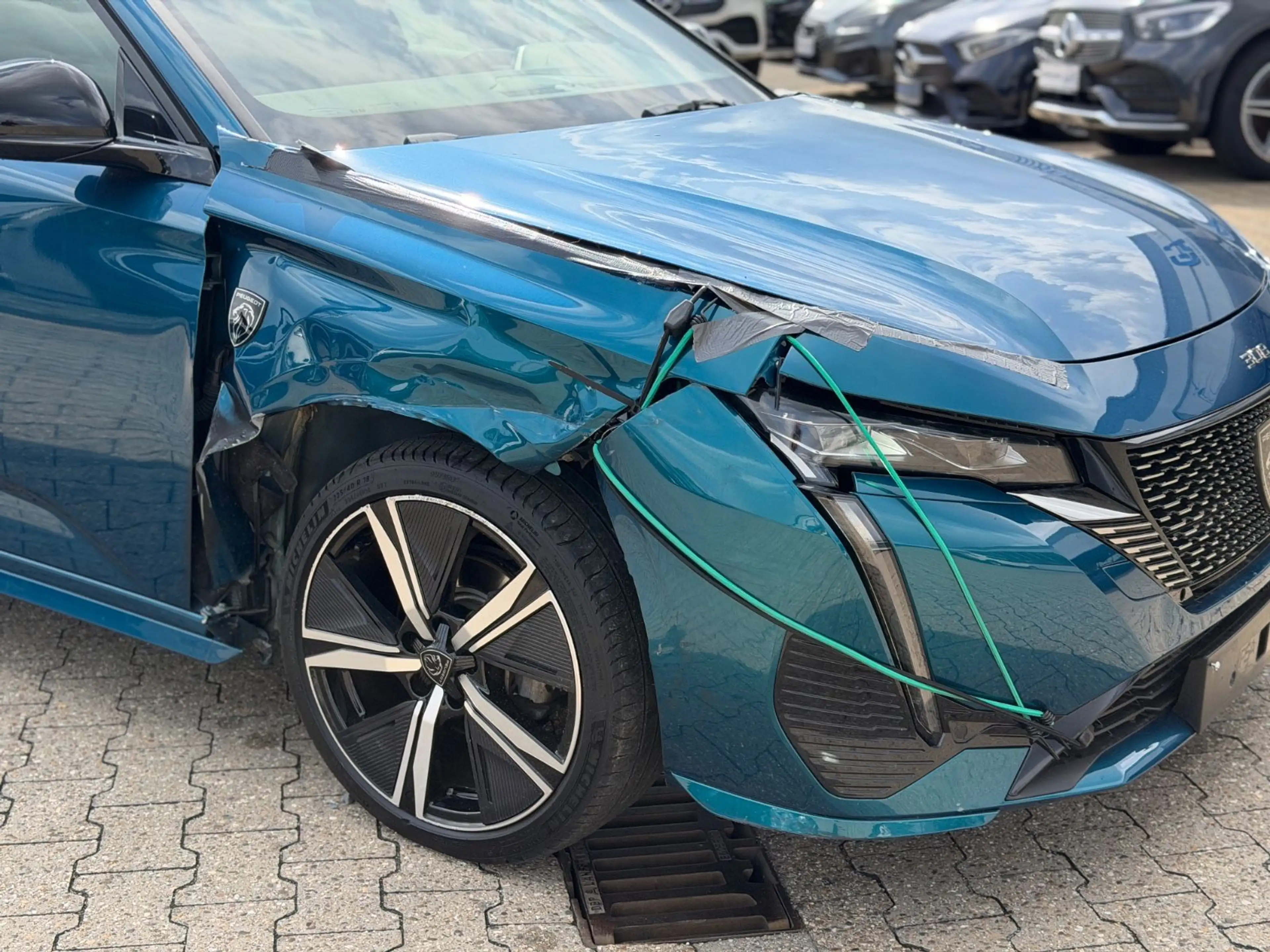 Peugeot 308 GT Autom., Pano, LED, Navi — photo 12