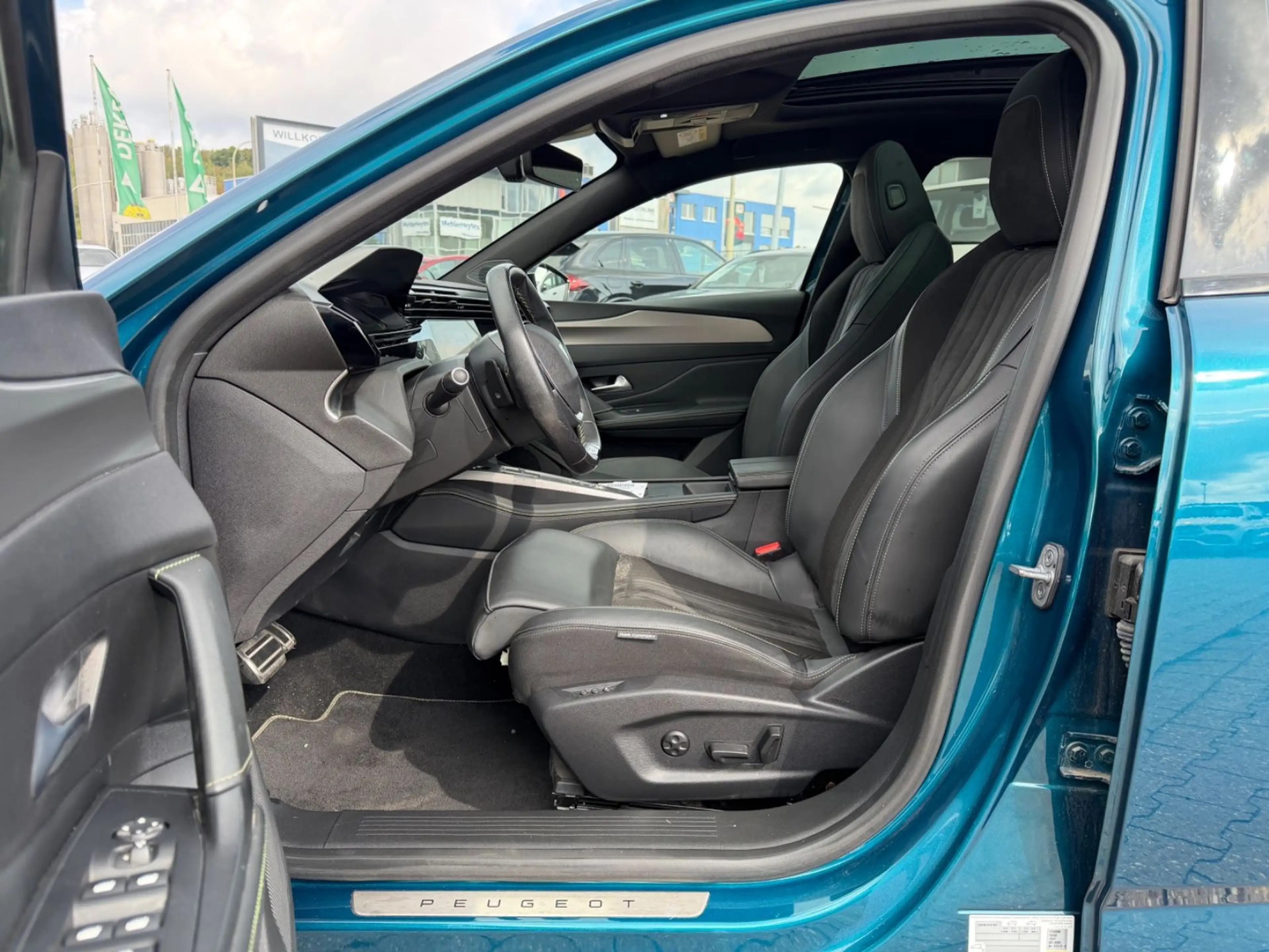 Peugeot 308 GT Autom., Pano, LED, Navi — photo 14