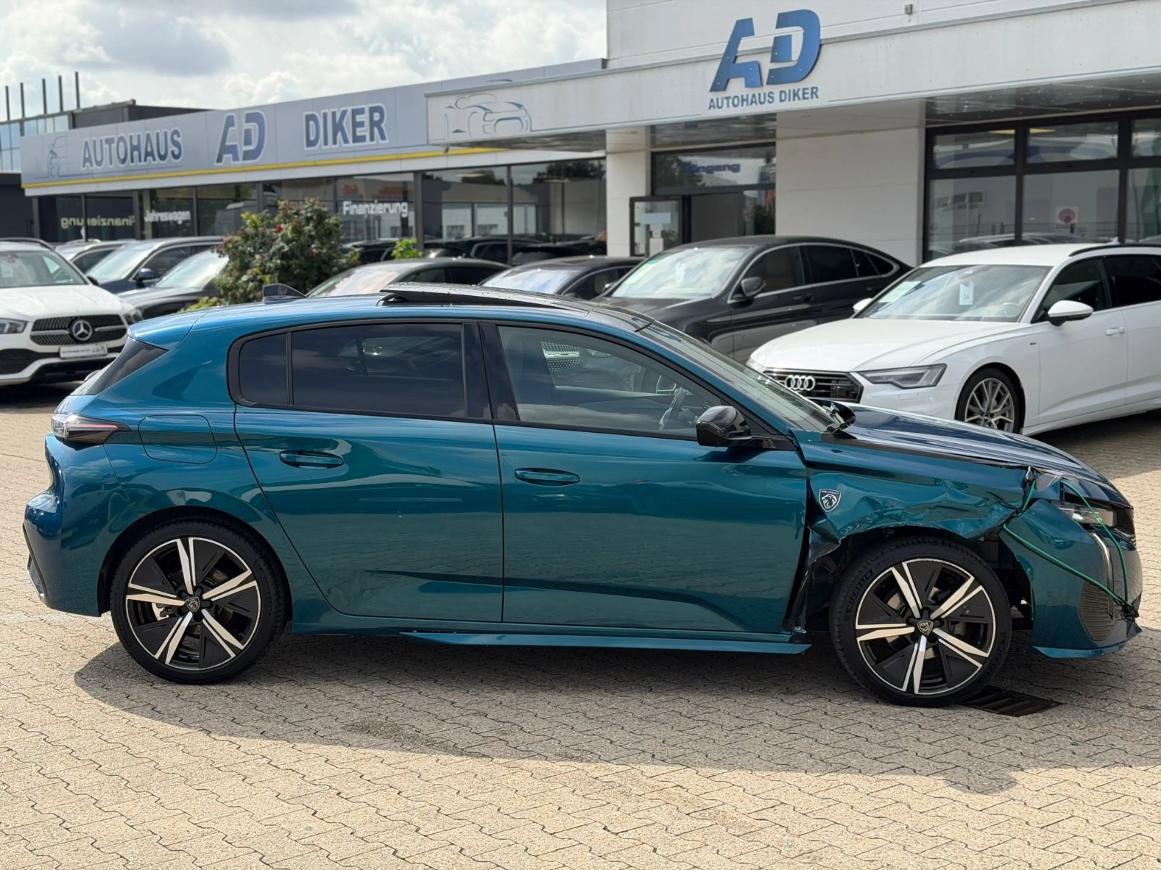 Peugeot 308 GT Autom., Pano, LED, Navi — photo 3