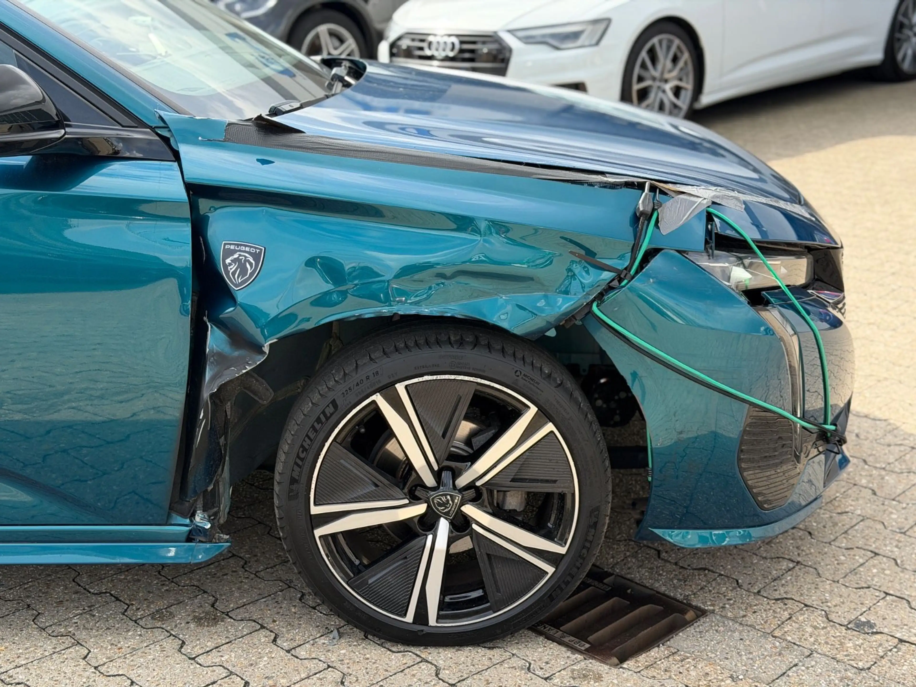 Peugeot 308 GT Autom., Pano, LED, Navi — photo 13