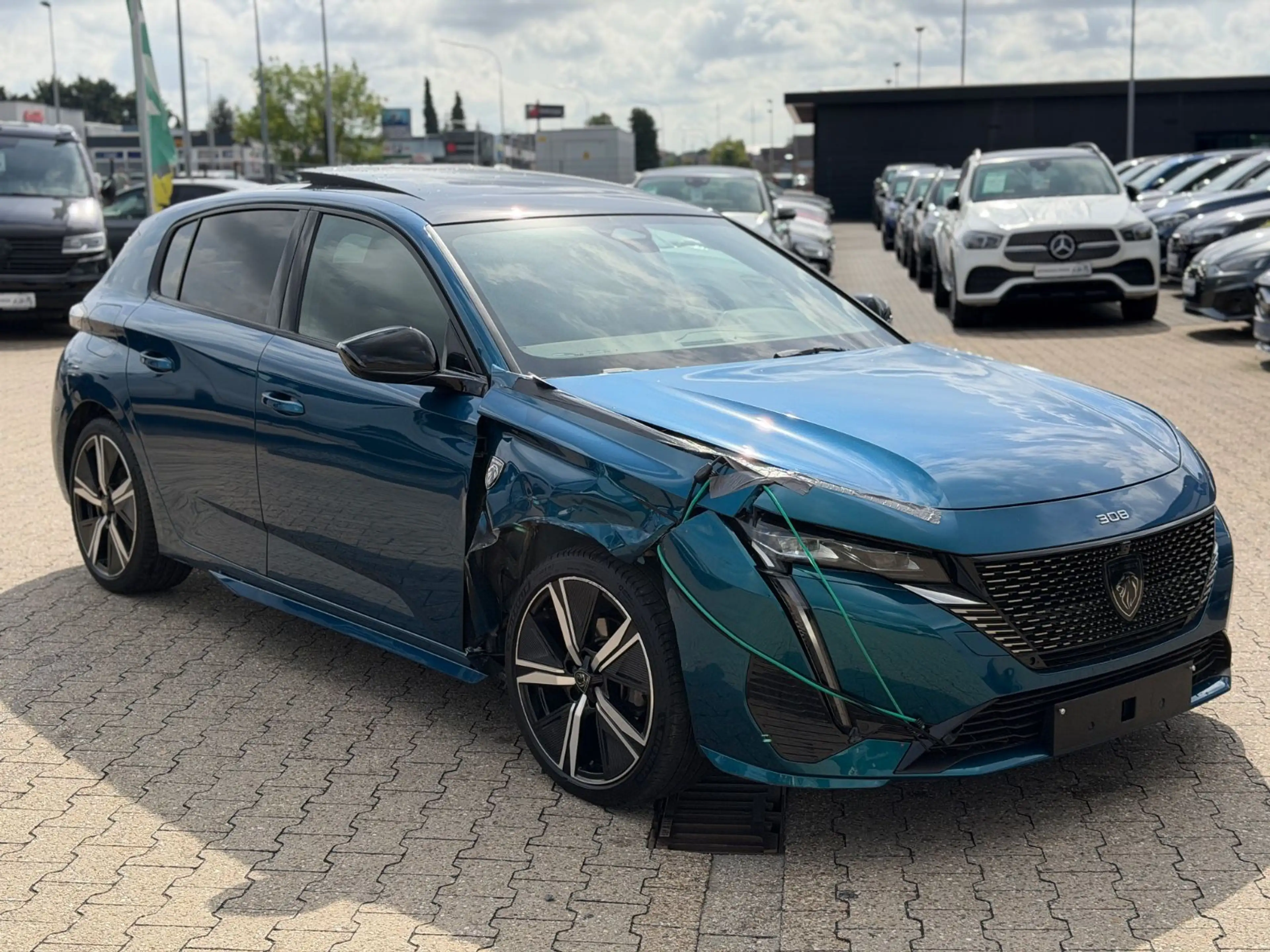 Peugeot 308 GT Autom., Pano, LED, Navi — photo 2