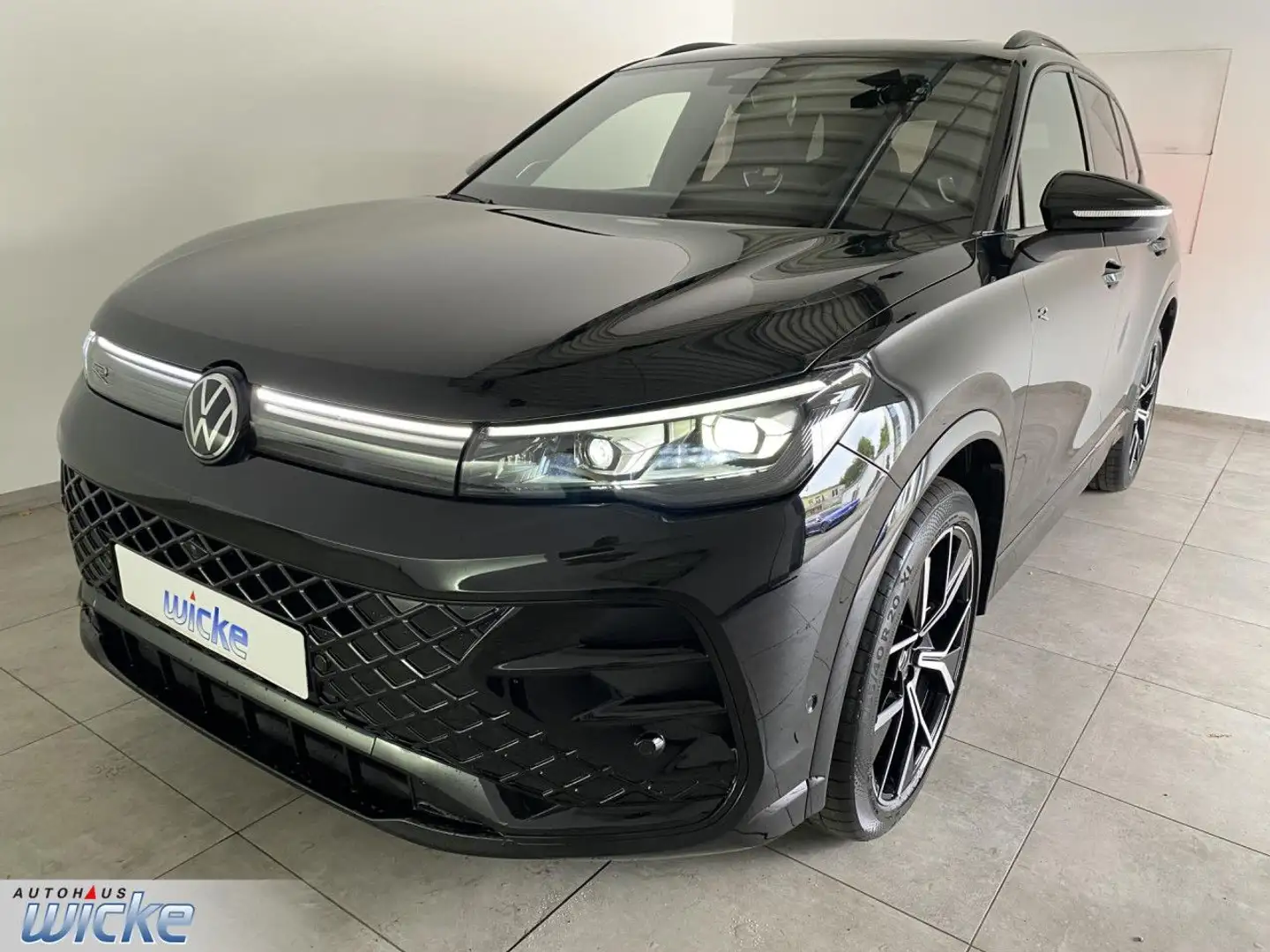 Volkswagen Tiguan 2.0 TSI DSG 4Motion R-Line NAVI KLIMA AHK P Schwarz - 2