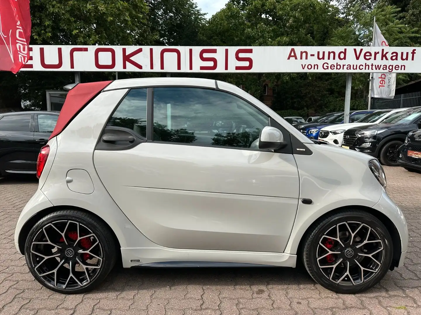 smart forTwo fortwo Cabrio BRABUS Xcl DCT*NAVI*JBL*KAM*117PS Grau - 1