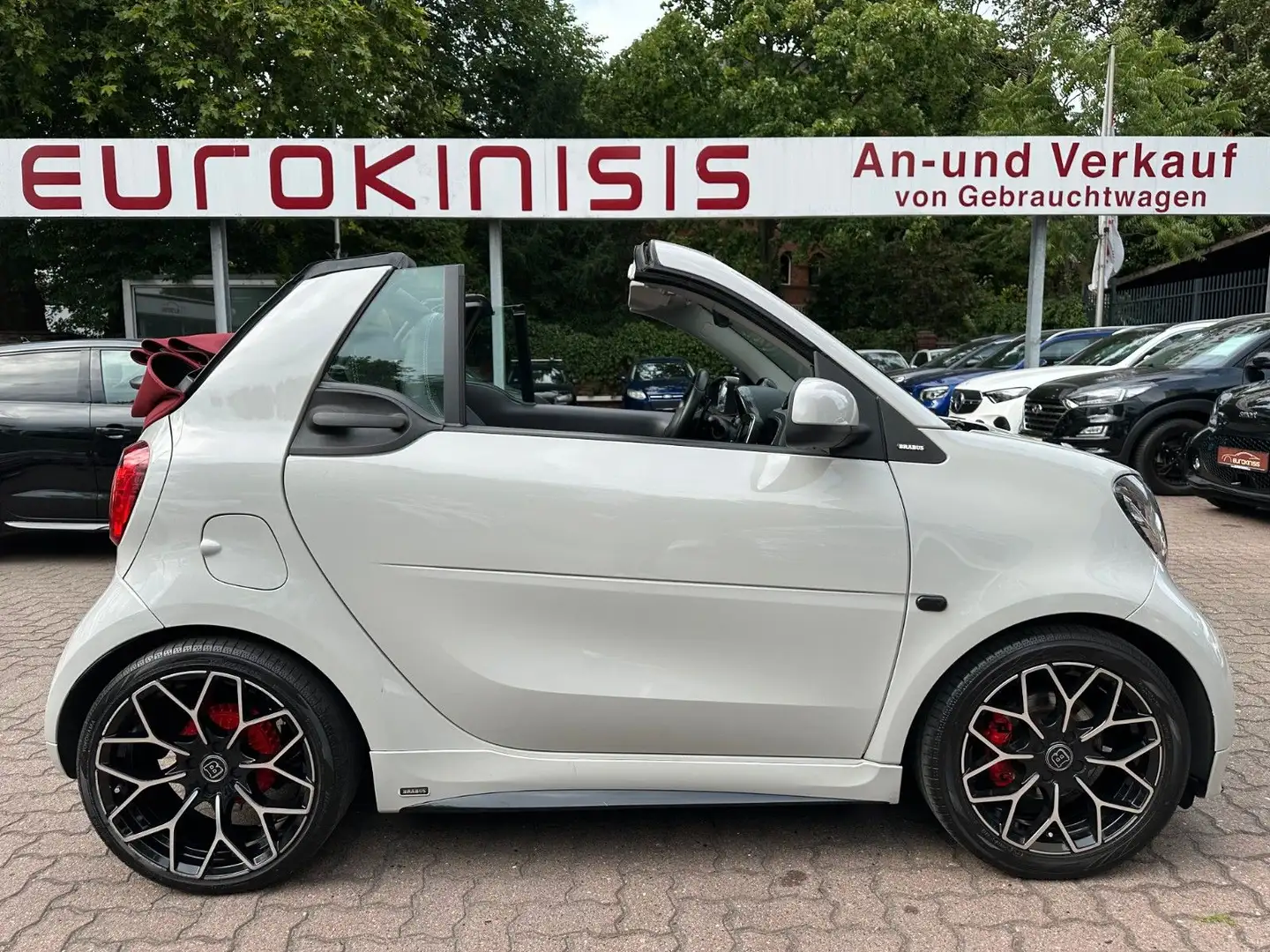 smart forTwo fortwo Cabrio BRABUS Xcl DCT*NAVI*JBL*KAM*117PS Grau - 2