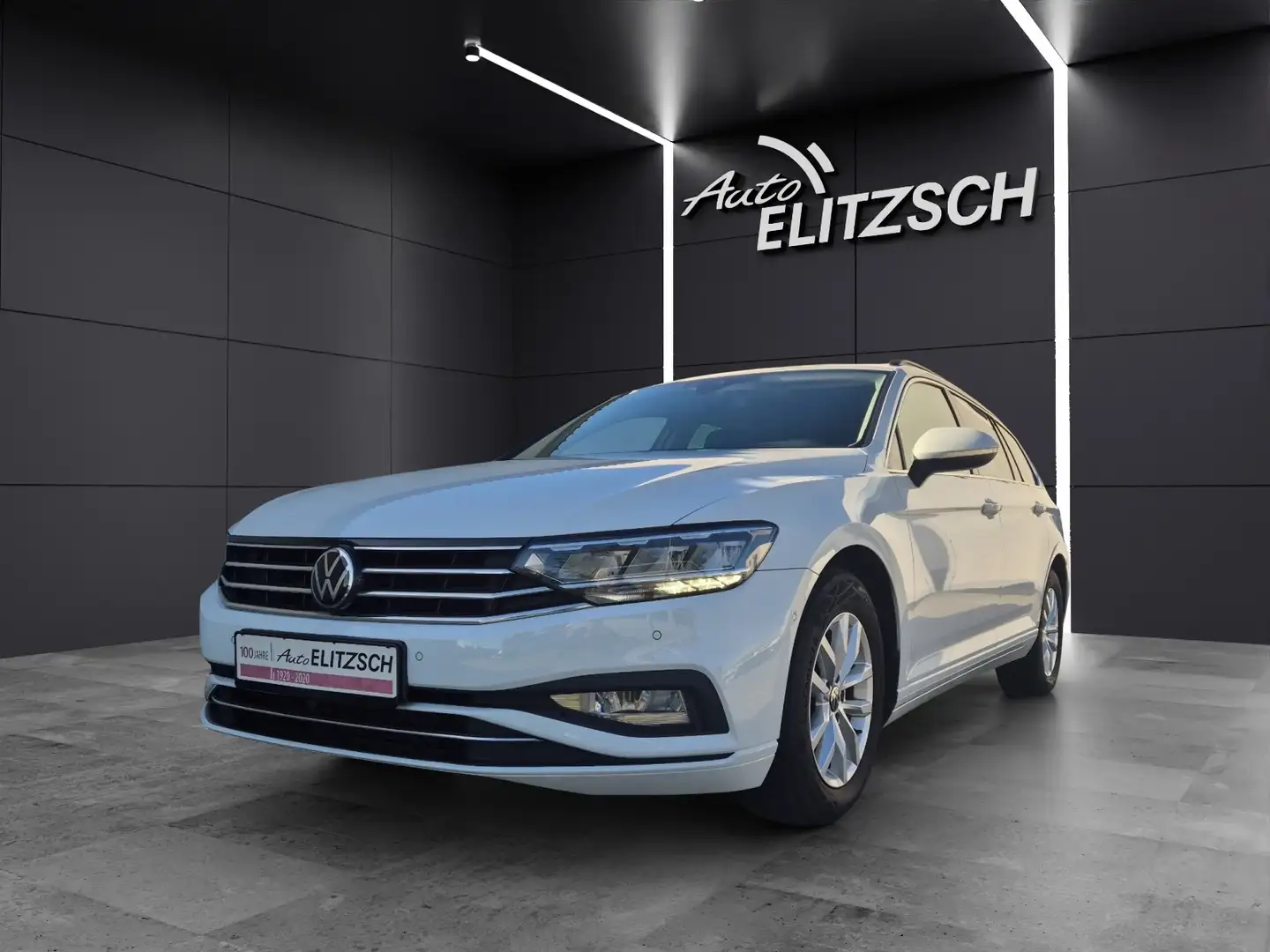 Volkswagen Passat Variant TDI Business DSG LED AHK Navi AID ACC RFK SH Weiß - 2