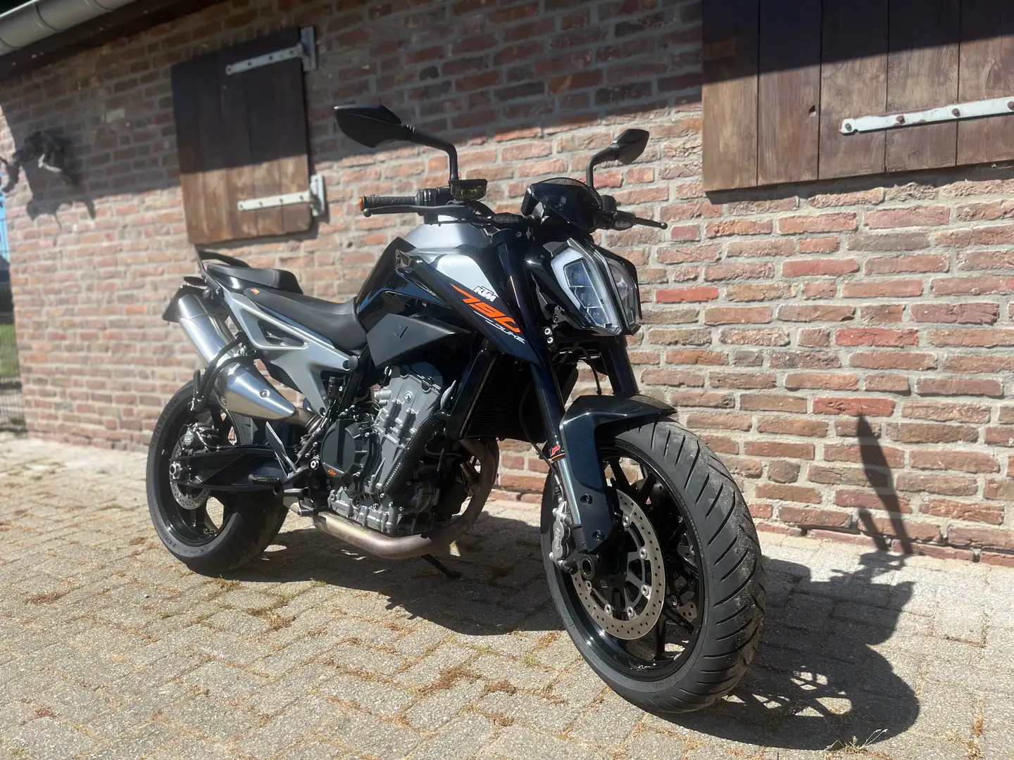 KTM 790 Duke Zwart - 1