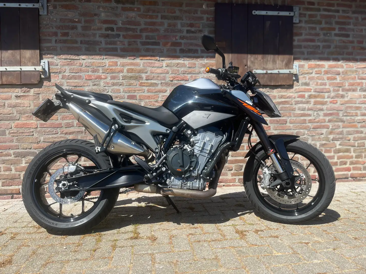 KTM 790 Duke Zwart - 2