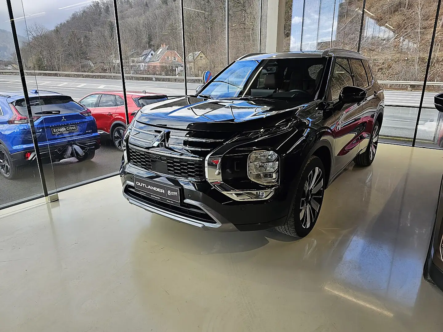 Mitsubishi Outlander 2,4 PHEV S-AWC Diamond Luxury Schwarz - 1