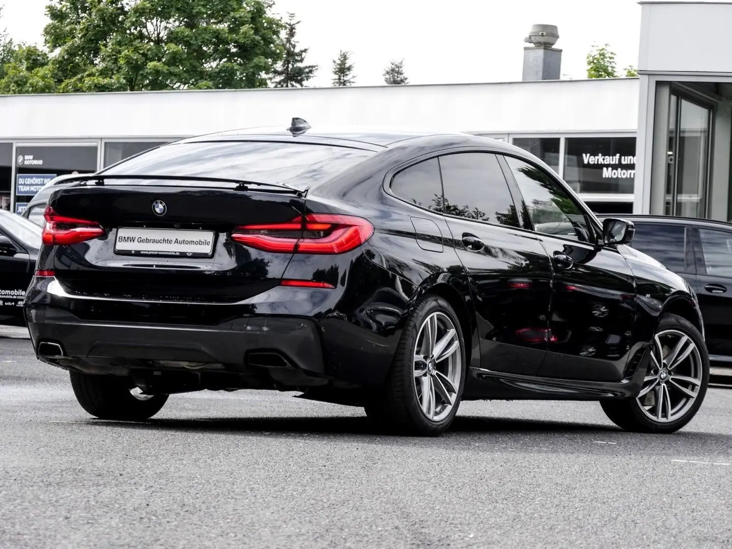 BMW 630 d xDrive M SPORT+HuD+AHK+ACC+PA+NAVI Schwarz - 2