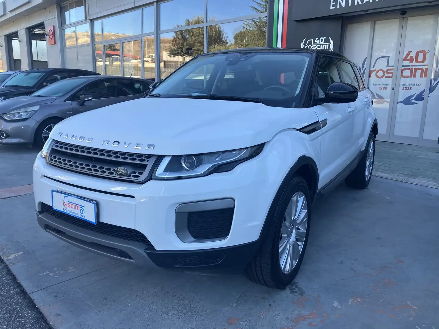 Land Rover Range Rover Evoque Range Rover Evoque 2.0 eD4 5p. Urban Attitude Edi Weiß - 1