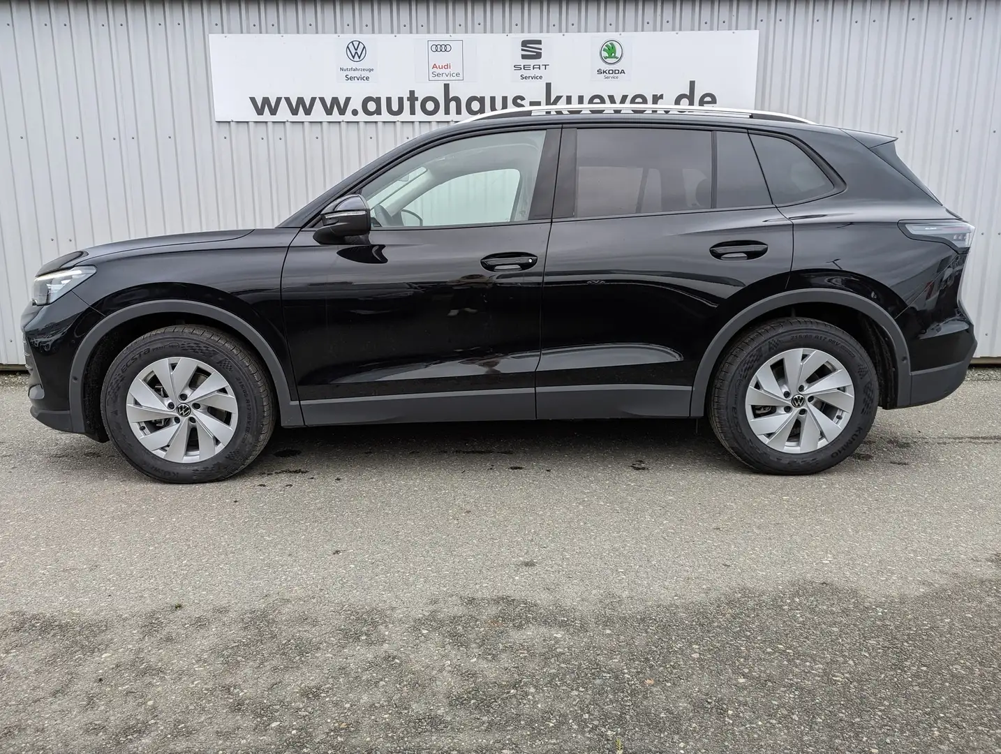 Volkswagen Tiguan Life 1,5 eTSI DSG ACC+LED+Einparkh.+Shzg. Negru - 2
