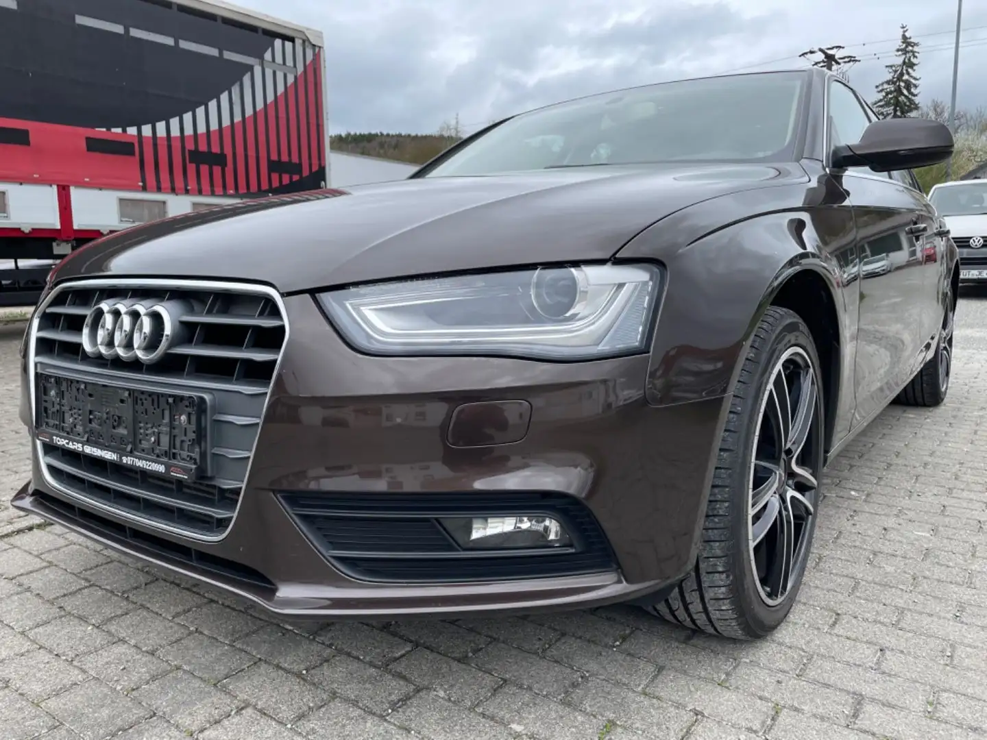 Audi A4 1.8 TFSI Ambiente LED/PDC/18ZOLL/WR/TOP Braun - 1