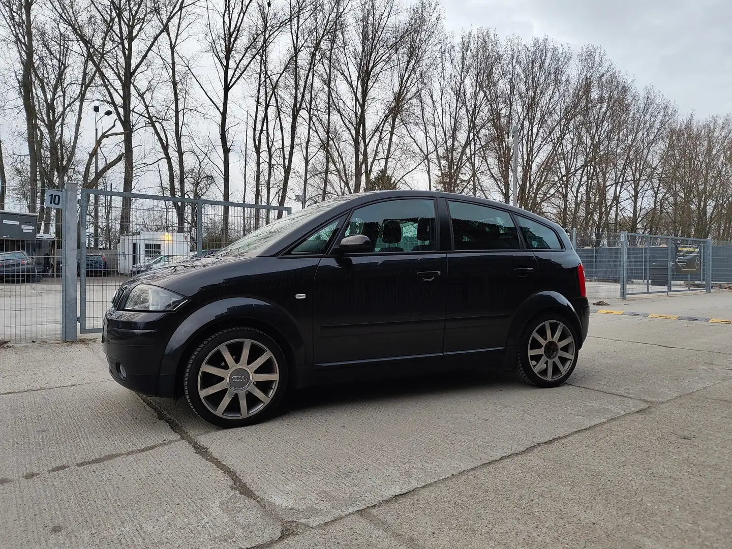 Audi A2 A2 1.6 FSI Tüv neu Öl neu Negro - 2