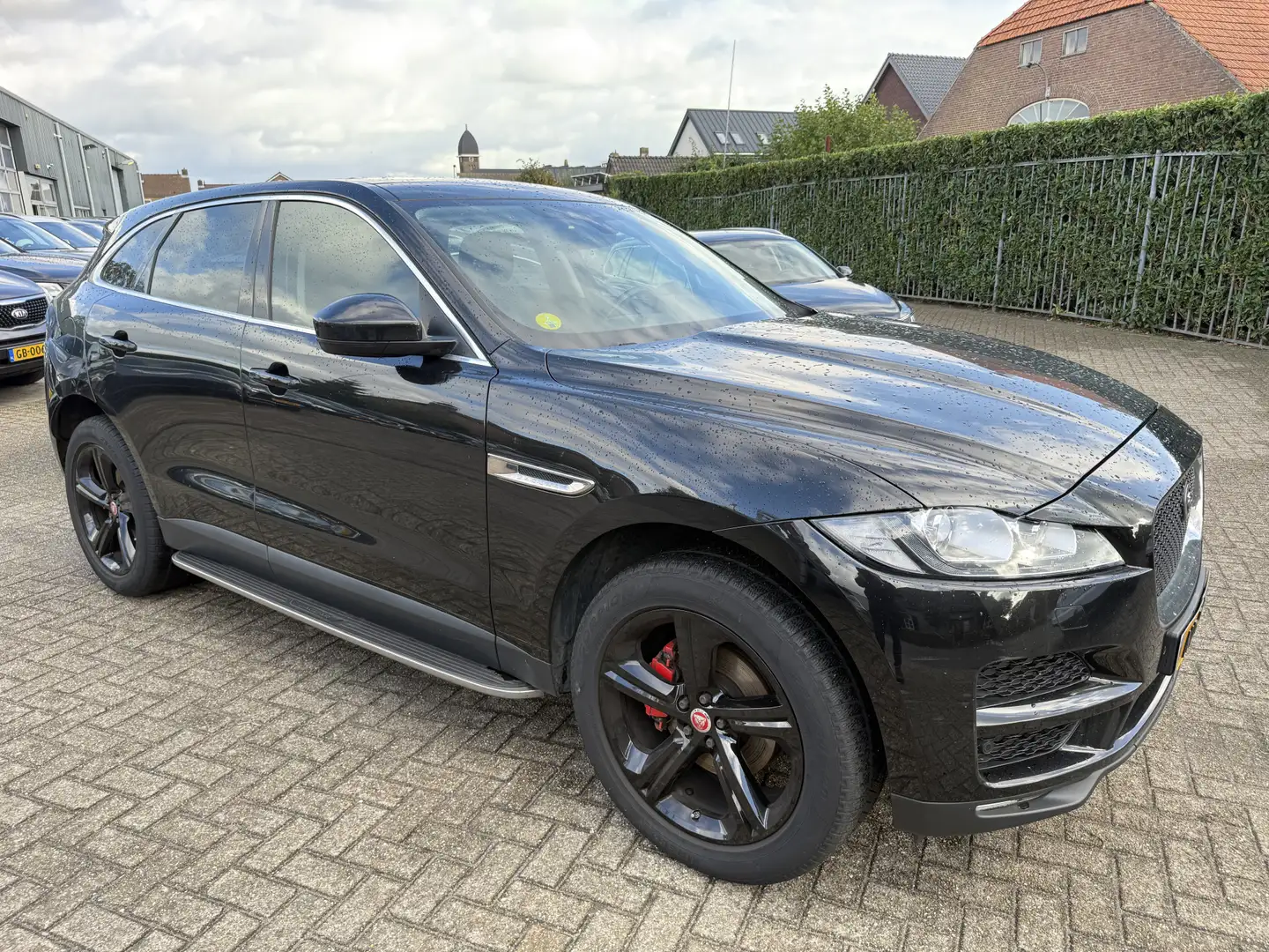 Jaguar F-Pace 2.0 Portfolio AWD 20d MOTORSCHADE Nero - 2
