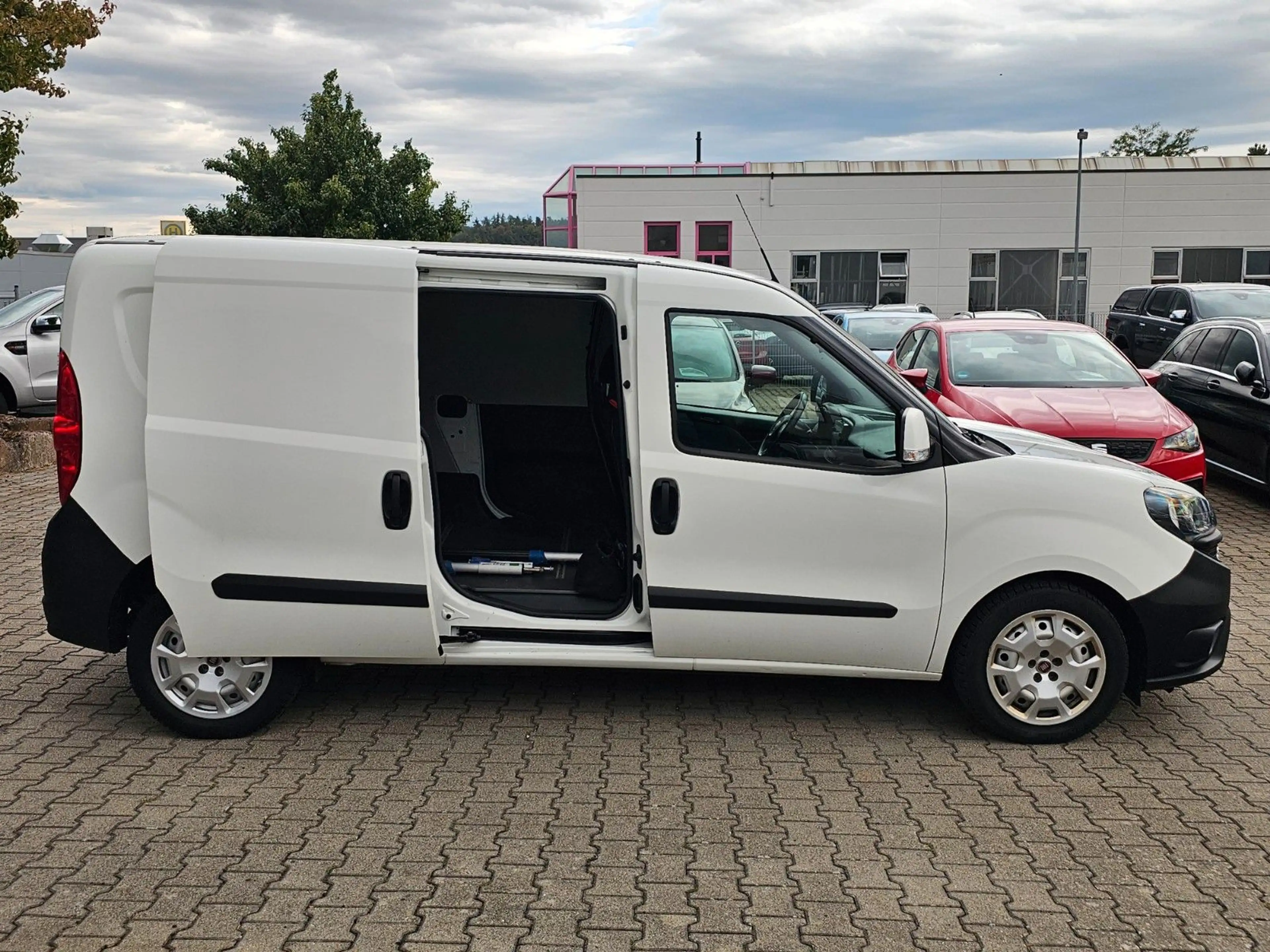 Fiat Doblo SX Maxi Kasten*3.Sitz*Nav*TEMP*And/Carplay — photo 5