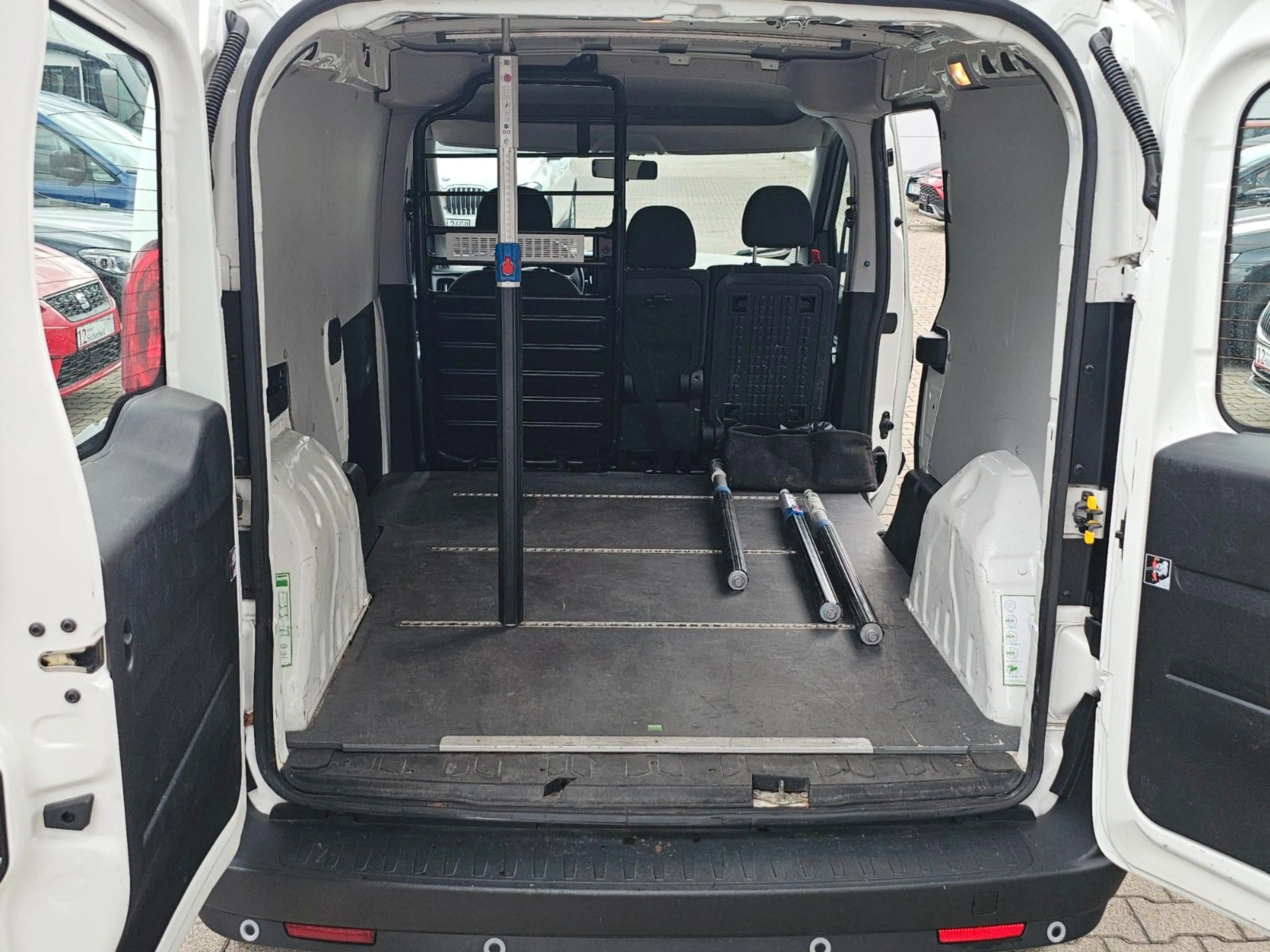 Fiat Doblo SX Maxi Kasten*3.Sitz*Nav*TEMP*And/Carplay — photo 10