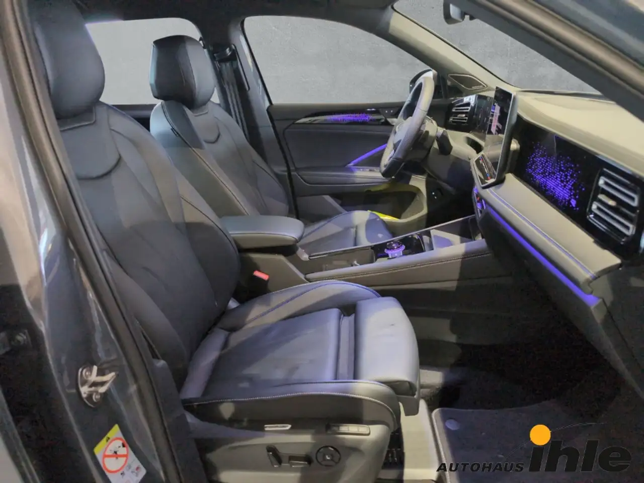 Volkswagen Tiguan R-Line 1,5 TSI DSG eHybrid HARMANKARDON+IQ-LIGHT+A 4