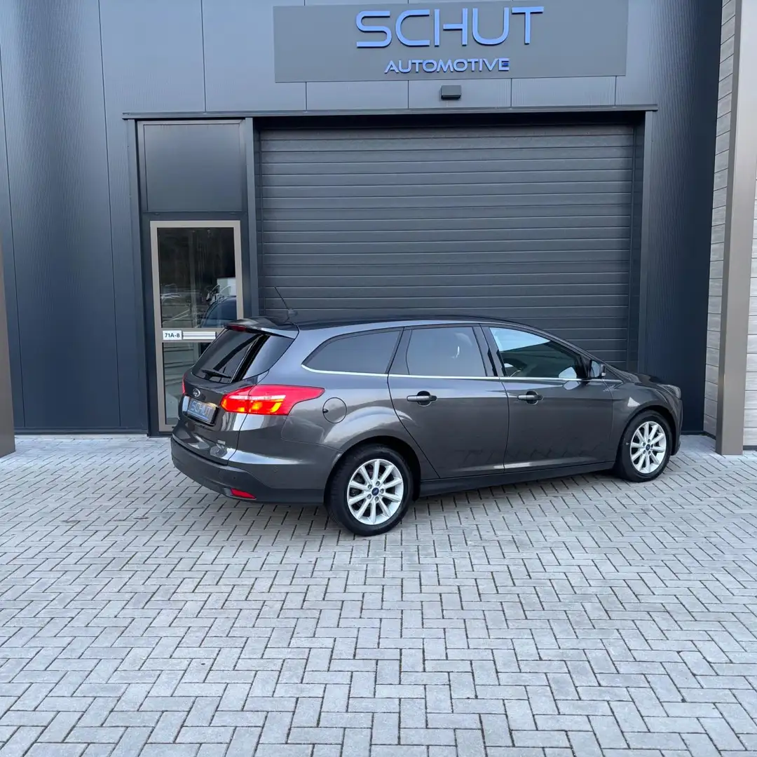 Ford Focus Wagon 125pk Titanium CLIMA | NAVI | DODE HOEK | LA Gris - 2