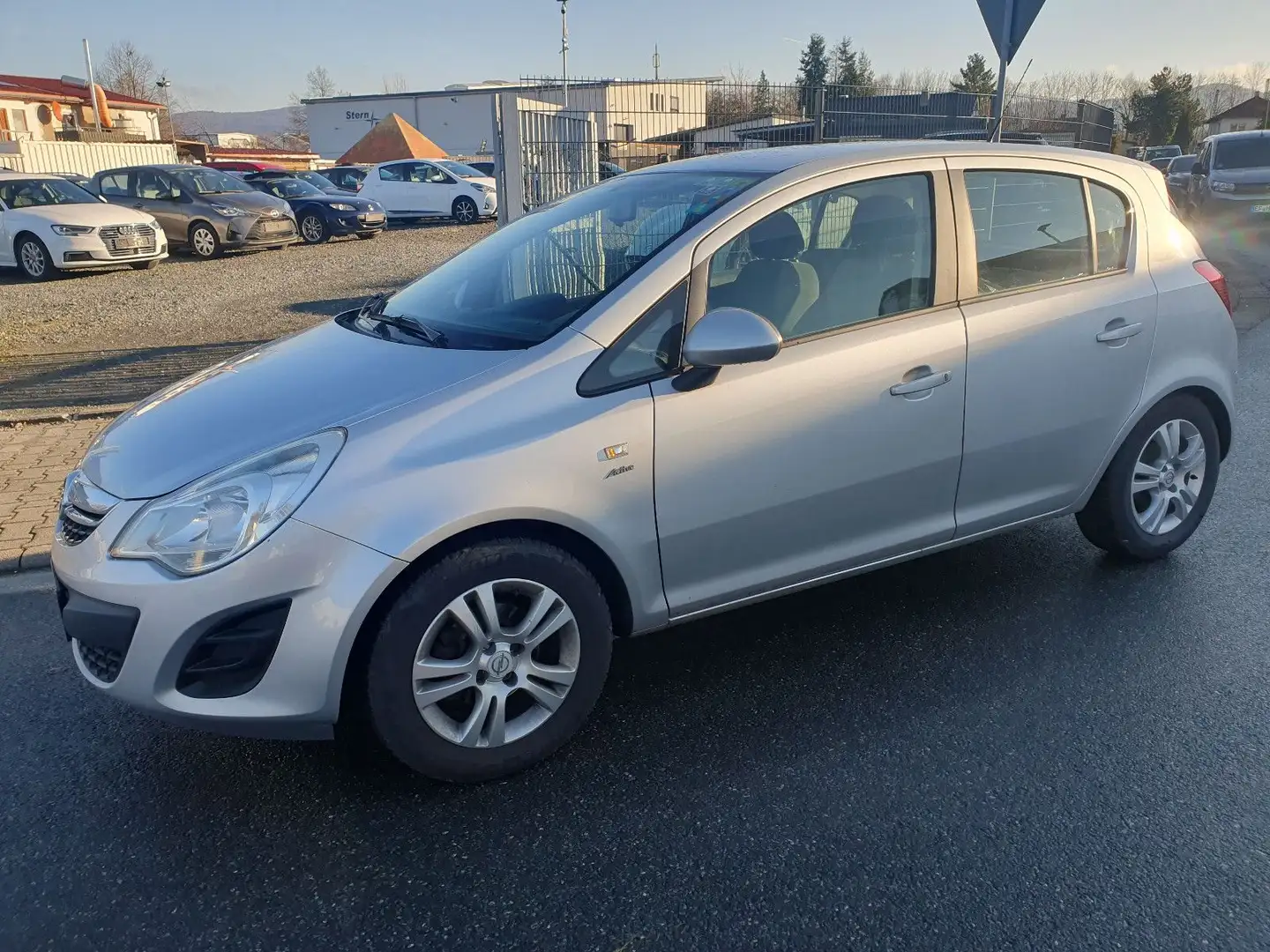 Opel Corsa D Active Silber - 1