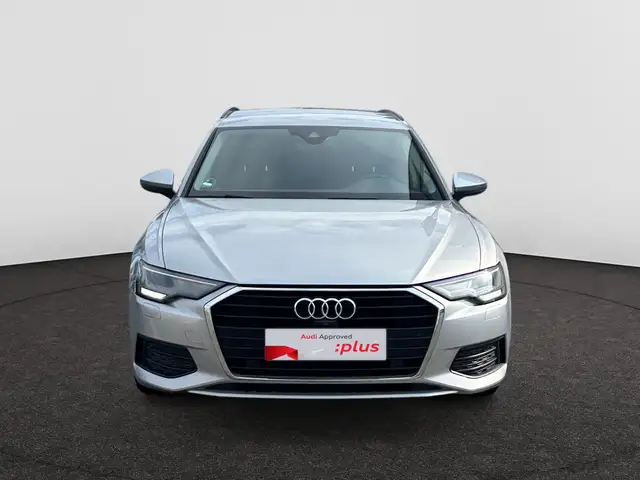 Audi A6 Avant view 3
