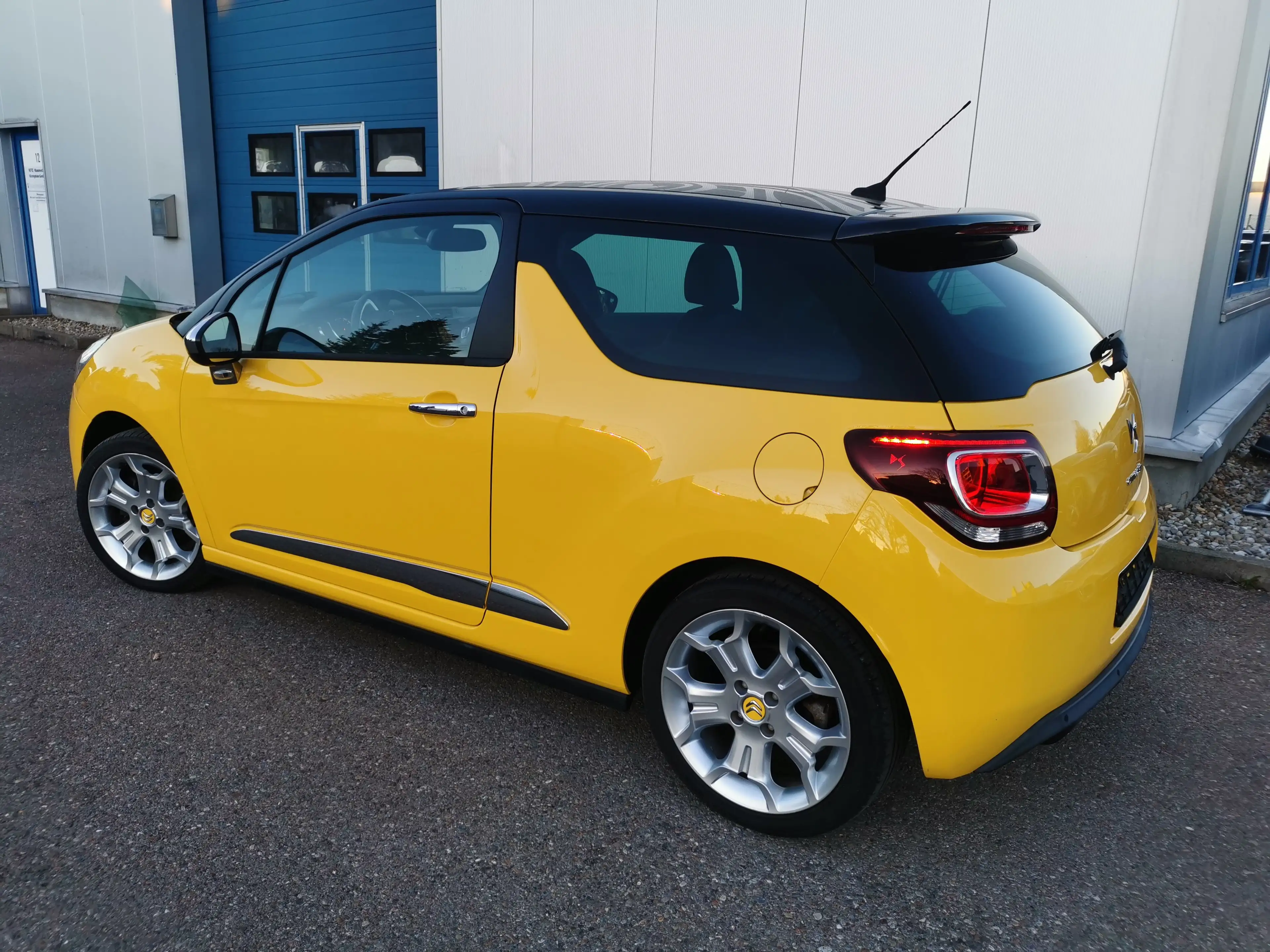 Citroen DS3 SportChic — photo 11