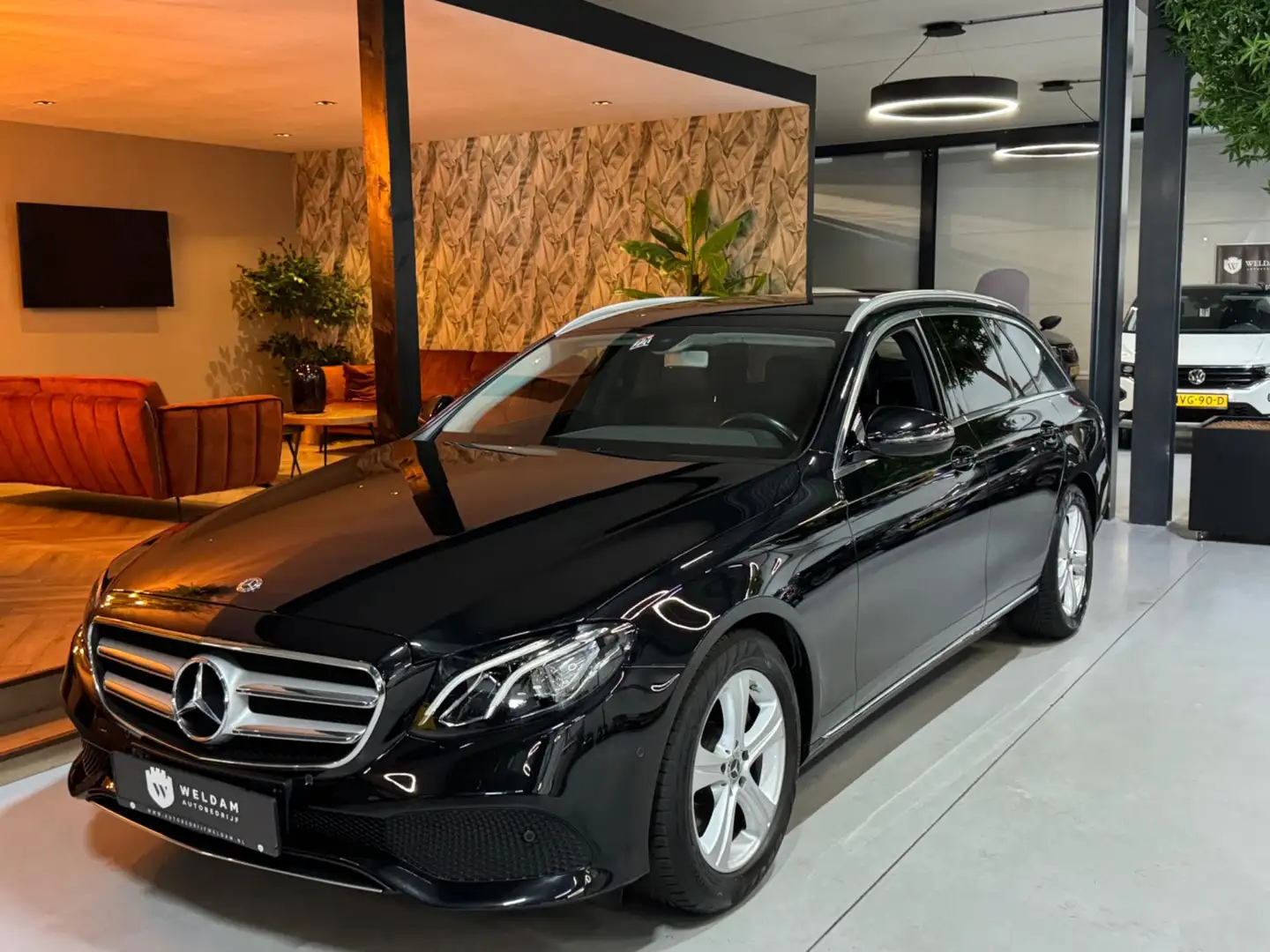 Mercedes-Benz E 200 Avantgarde Garantie Camera Elek Achterklep Sfeer S Zwart - 2